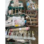 LARGE QUANTITY OF ASSORTED PLUMBING ATTACHMENTS AND FITTINGS INCL. 3X NEW TAPS