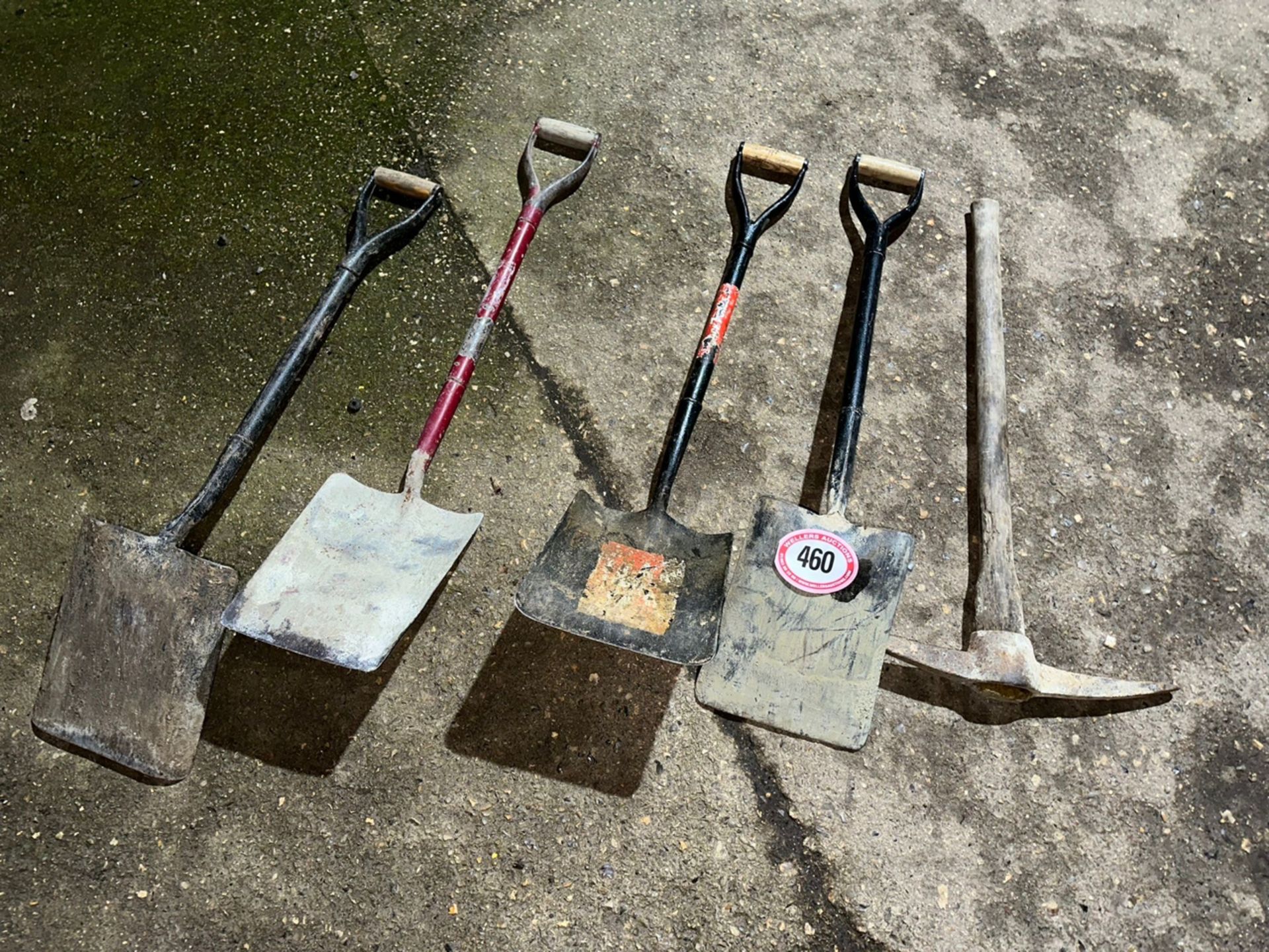 4X SHOVELS AND 1X PICKAXE - Image 2 of 2