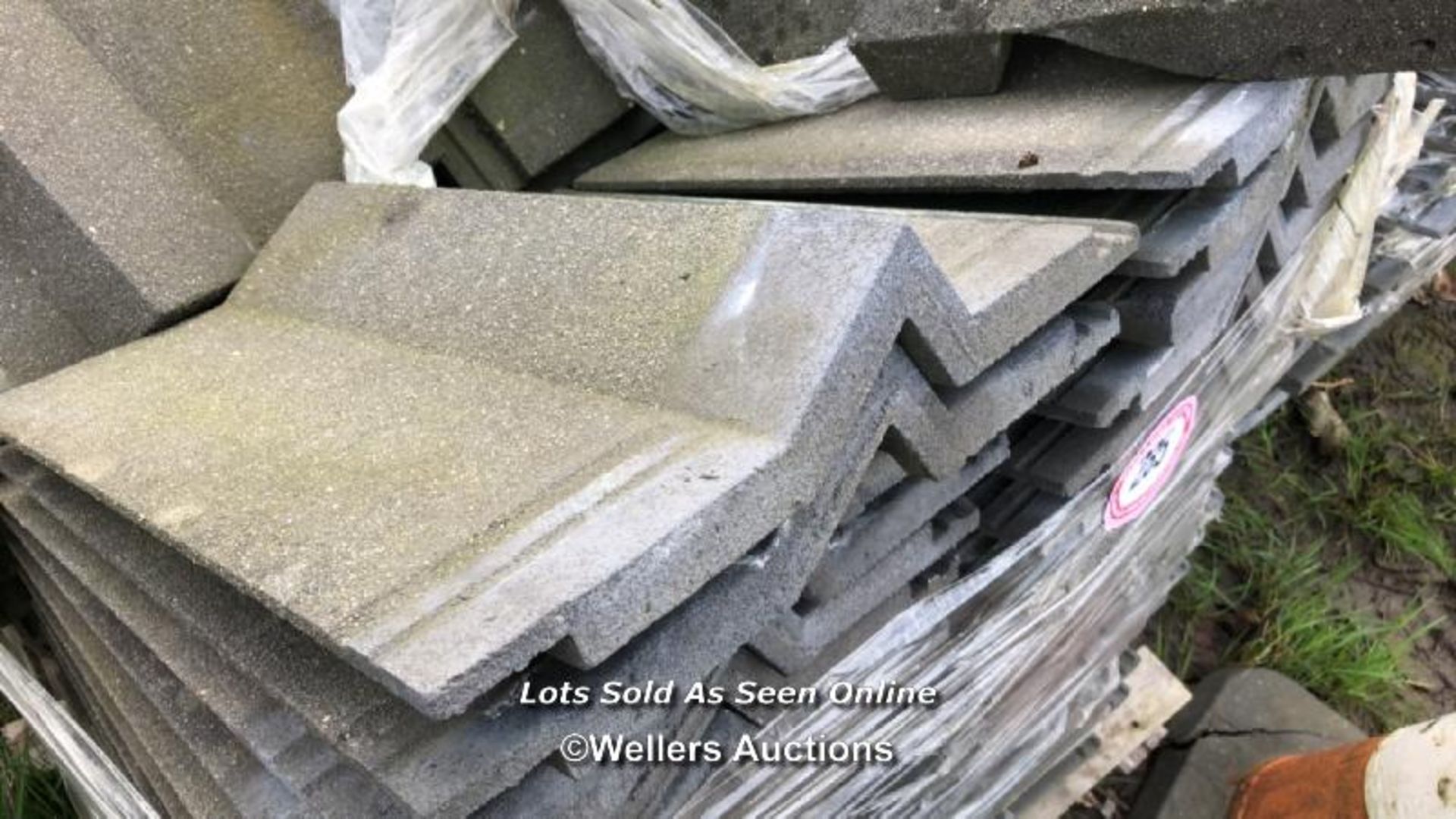 PALLET OF APPROX 80X DELTA ROOF TILES, 42.5CM (L) X 34CM (W) X 2.5CM (D) - Image 2 of 2