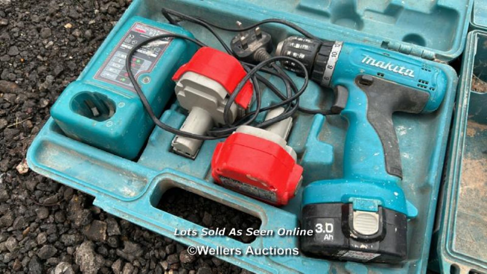 2X POWER TOOLS, INCL. MAKITA 6280D (INCL. 2X BATTERIES AND CHARGER), EINHELL 4" GRINDERETTE - Image 2 of 4