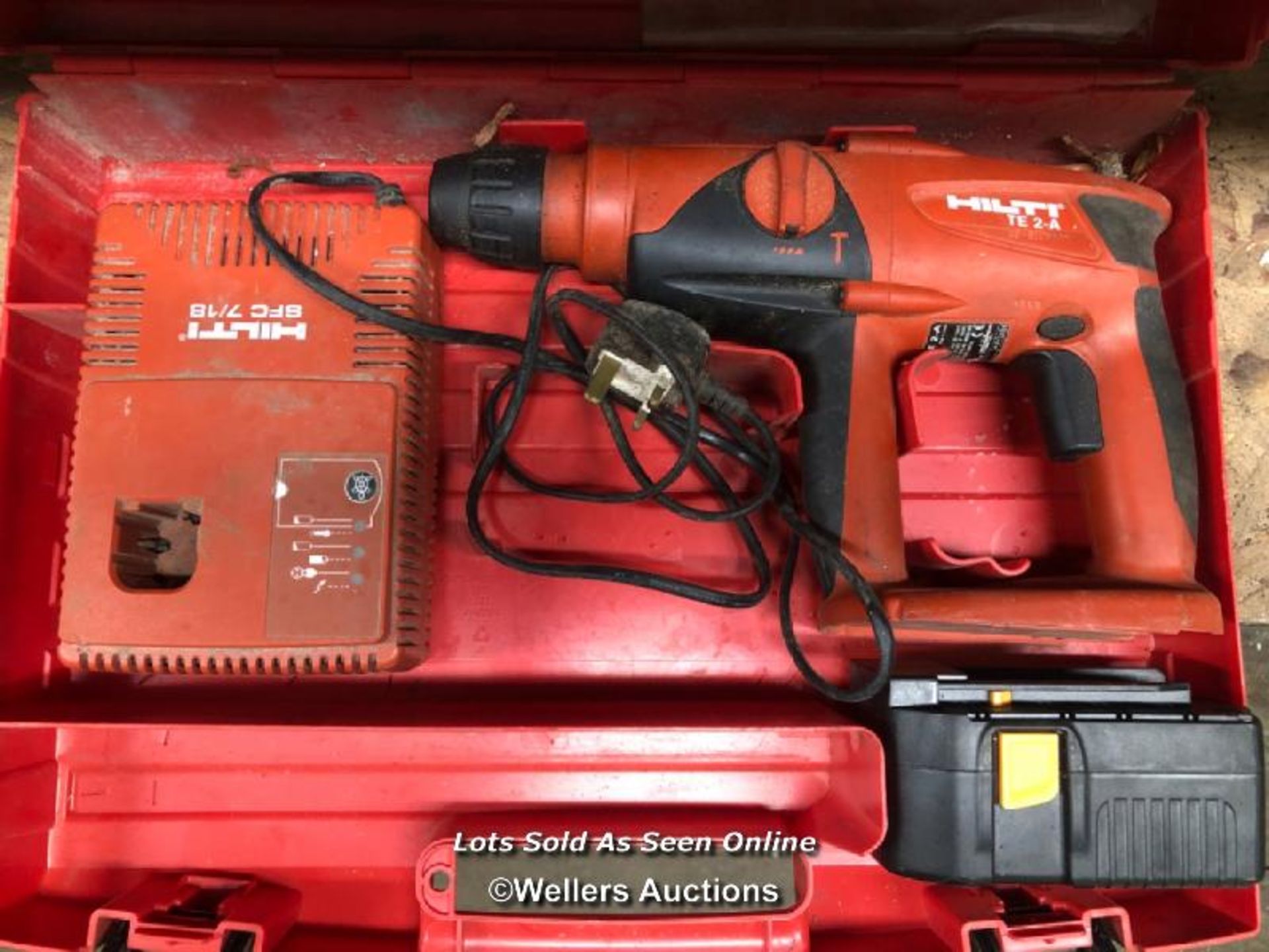 HILTI TE20 HAMMER DRILL WITH NON HILTI BATTERY AND CHARGER, IN CASE