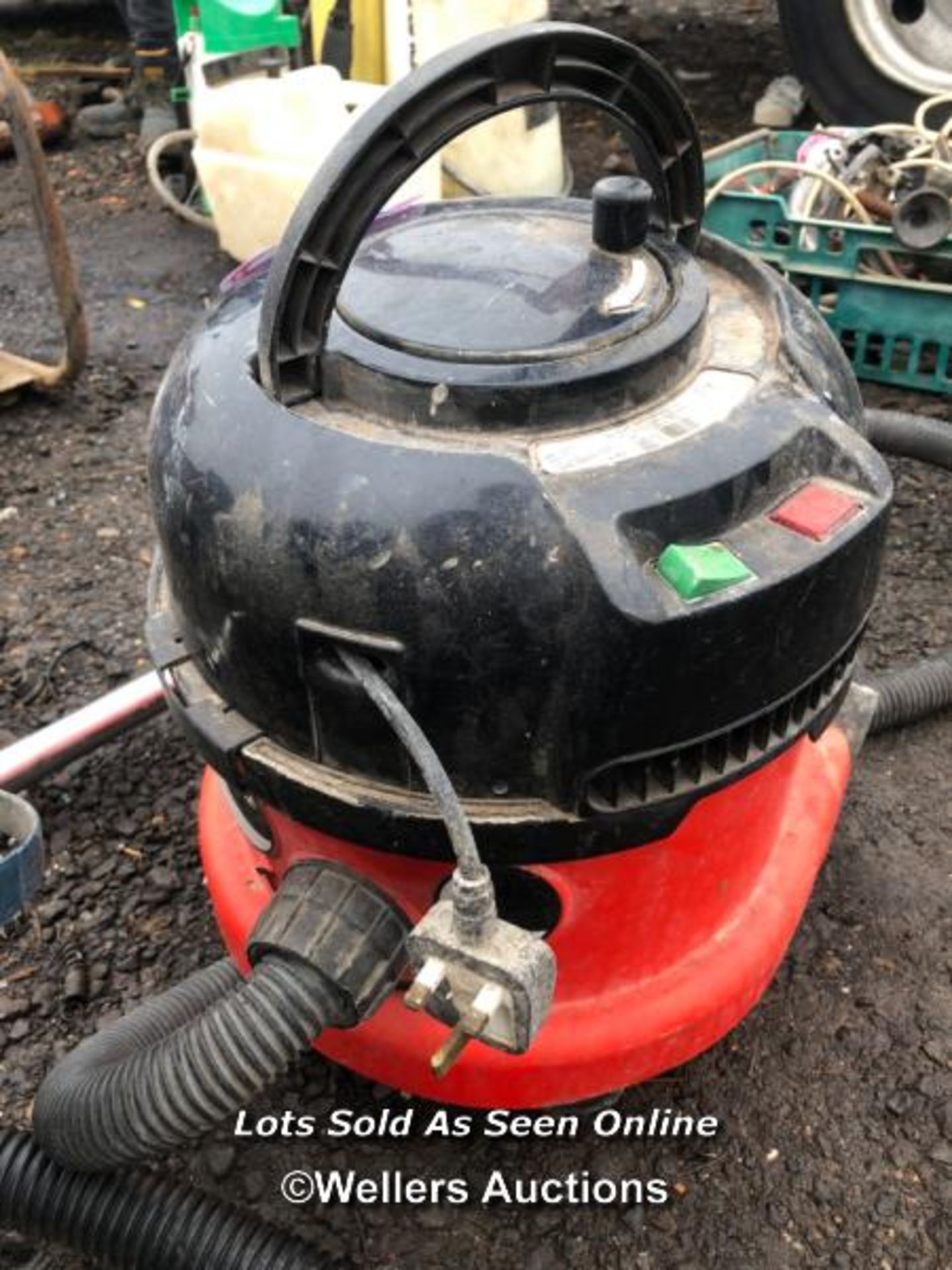 HENRY NUMATIC AND BOSCH WET AND DRY VAC - Bild 3 aus 3