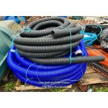 1X 25M ROLL OF BLUE 100MM FLEXIBLE WATER DUCT AND 1X ROLL OF 80MM PERFORATED COIL DRAIN