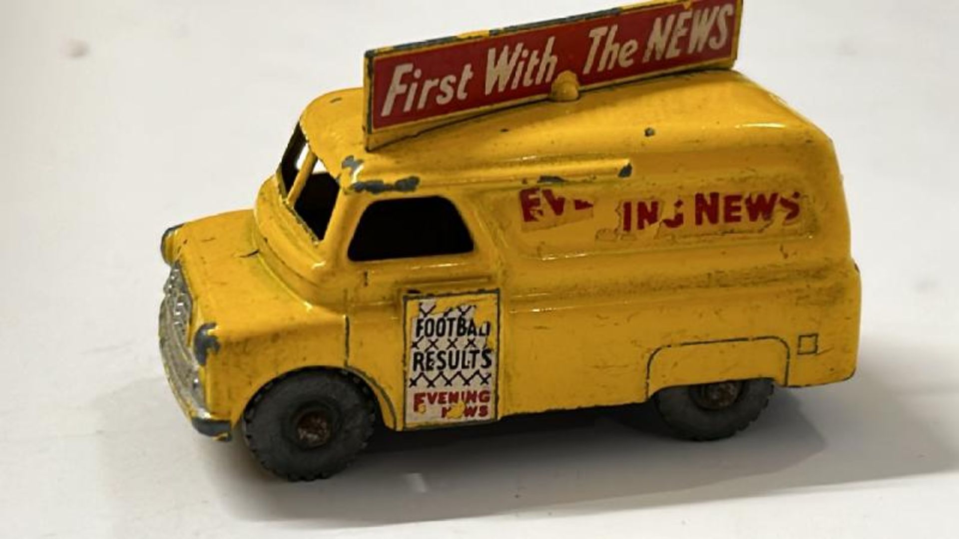 Unboxed mainly Matchbox group of trucks, vans and motorbikes including Nestle's Commer 30 van no.69, - Image 22 of 31