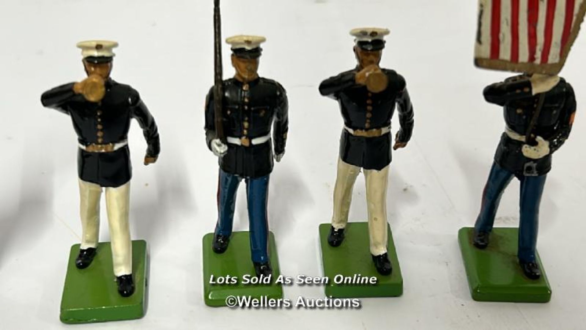 Nine Britain's U.S. Marine figures, most matching / AN5 - Image 4 of 5