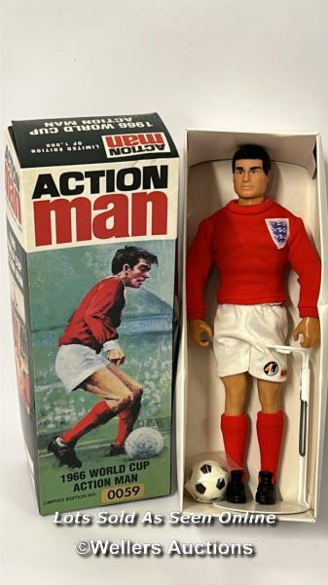 Special edition 1966 world cup Action Man, limited edition 59/1000, near mint condition, 1996 / AN2 - Image 6 of 10