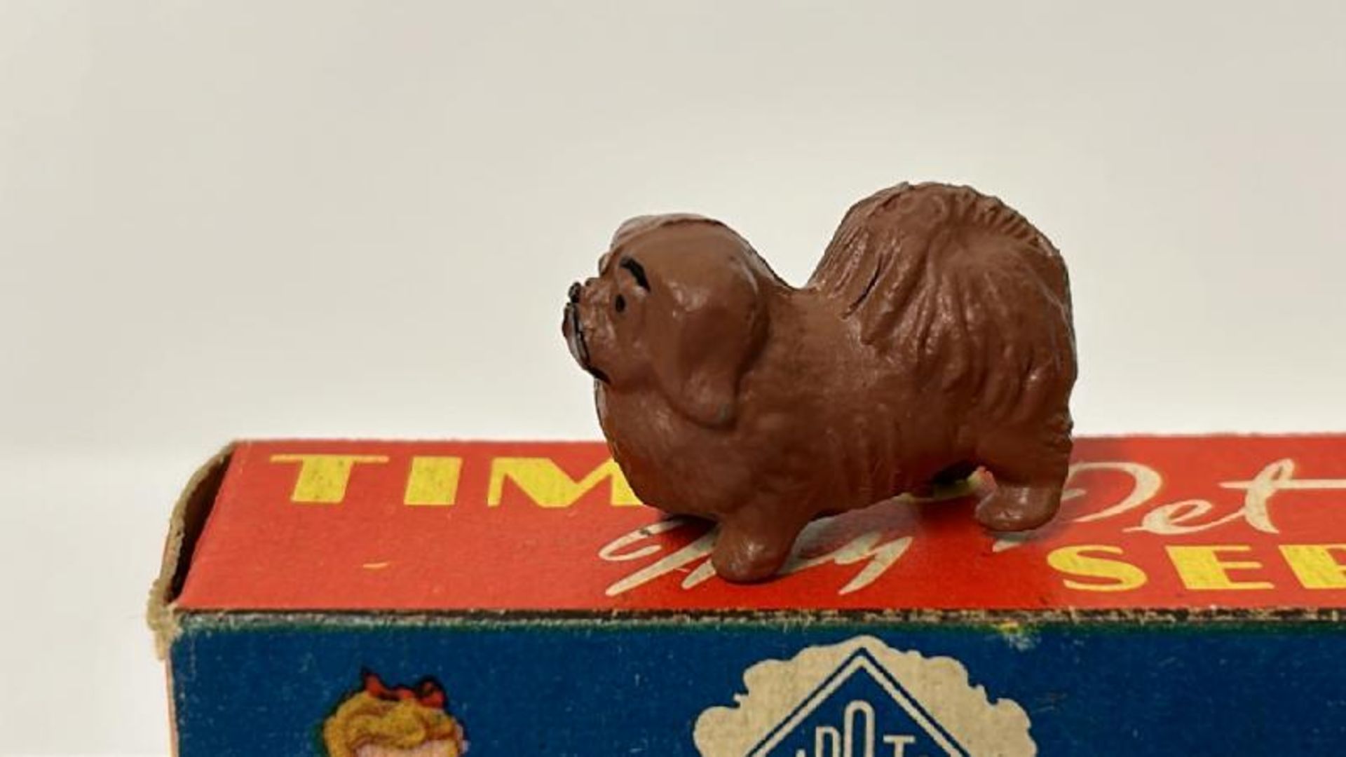 Small collection of lead animal figures including a Timpo Toys Pekinese dog no.5017 with original - Image 6 of 6