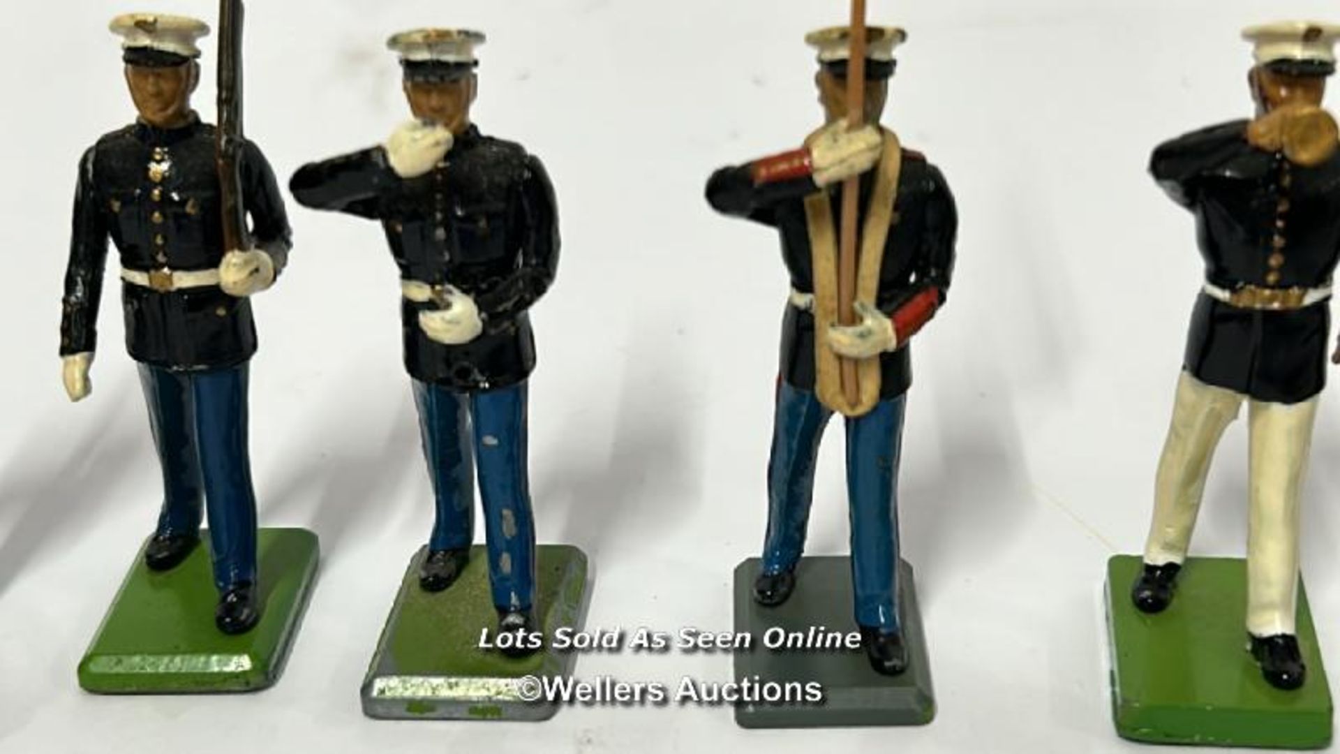 Nine Britain's U.S. Marine figures, most matching / AN5 - Image 3 of 5