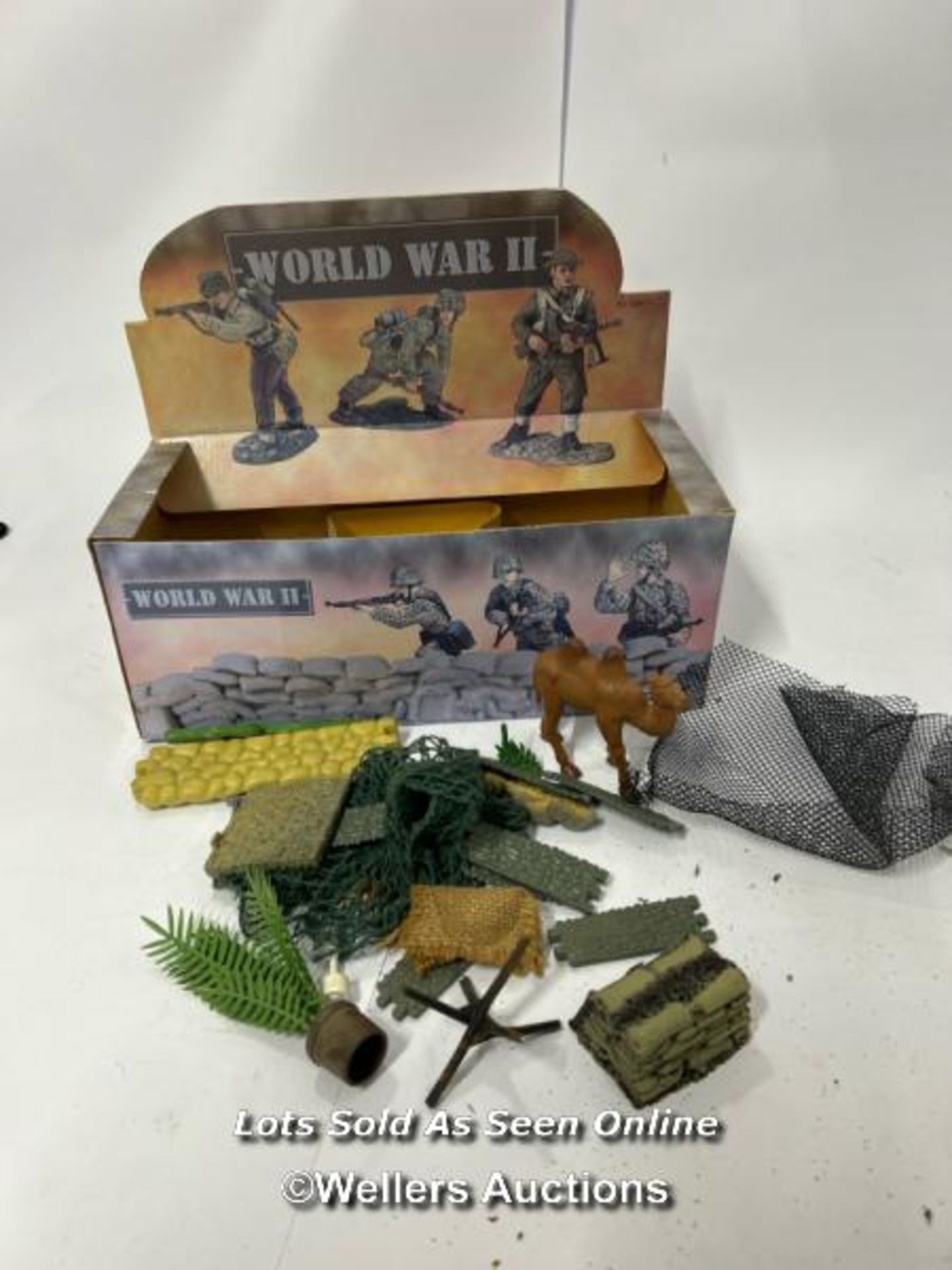 Assorted military figures and accessories including metal hand painted soldiers, plastic soldiers, - Image 16 of 17
