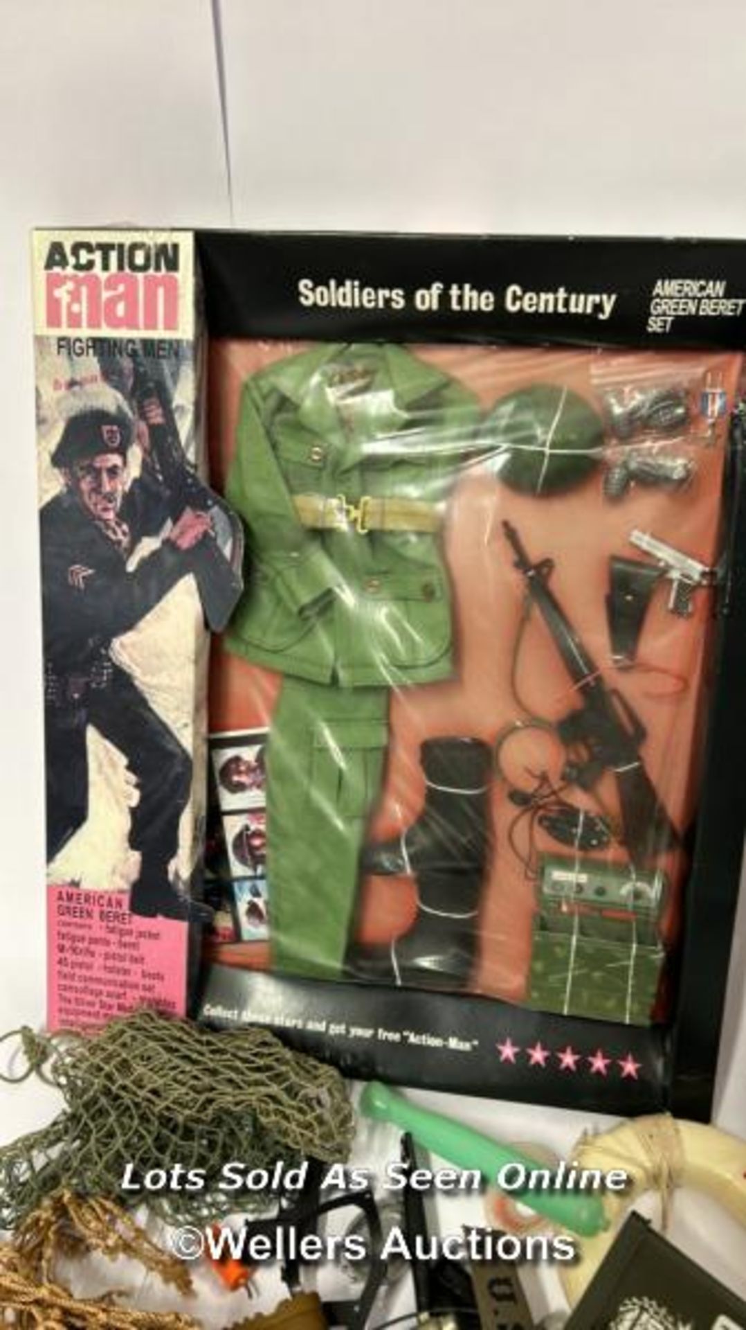 Hasbro Action Man American Green Beret fatigues, unopened with loose accessories / AN2 - Image 2 of 10