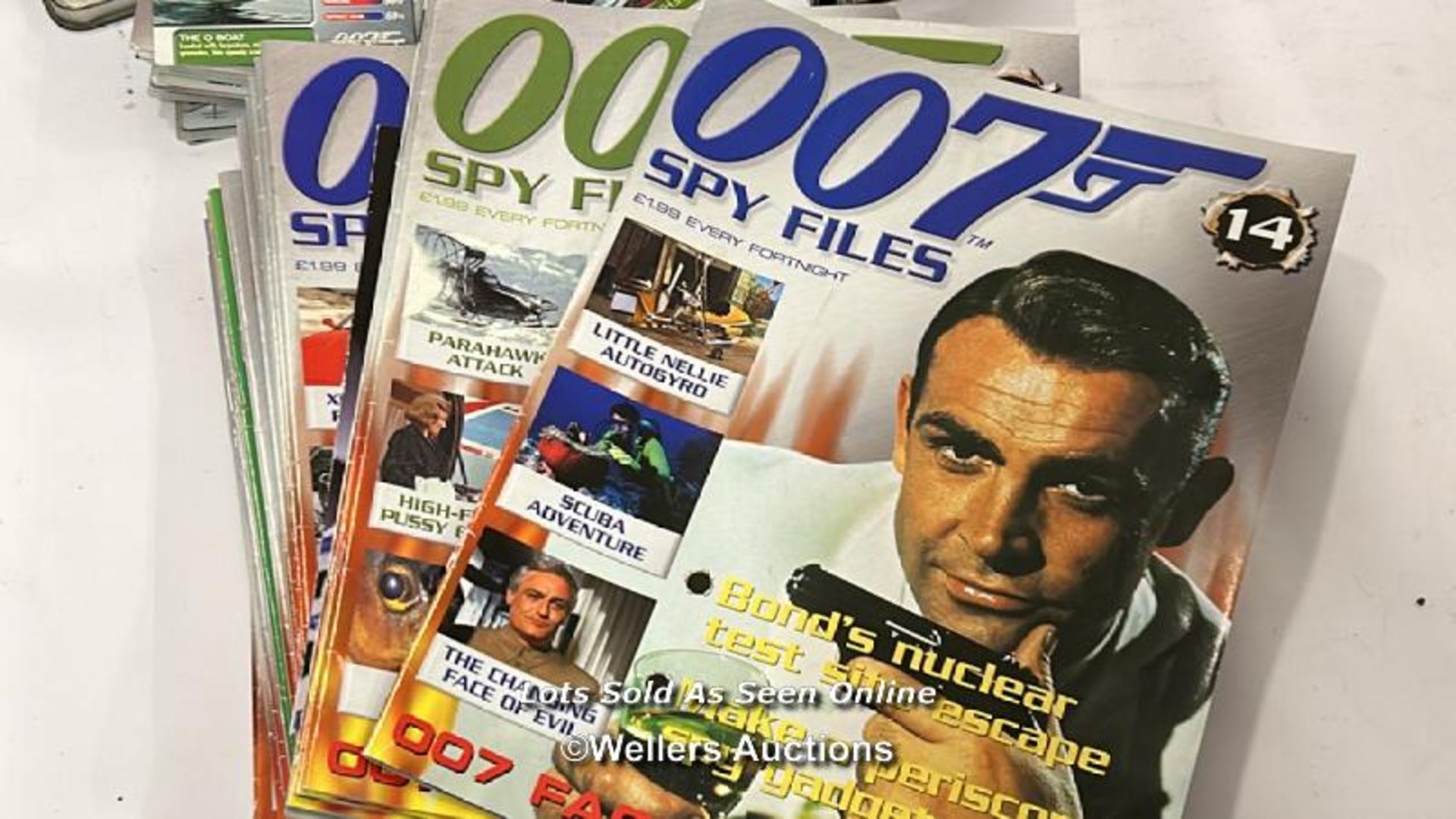 James Bond - Collectors cards, magazines, playing cards and sealed DVD box set / AN8 - Image 3 of 8