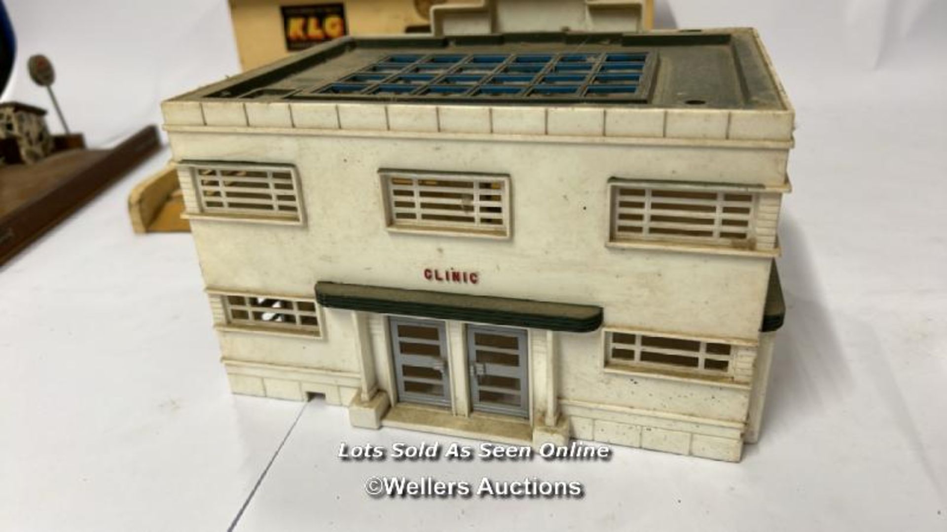 Two vintage wooden garage models and a plastic clinic building / AN5 - Image 4 of 4