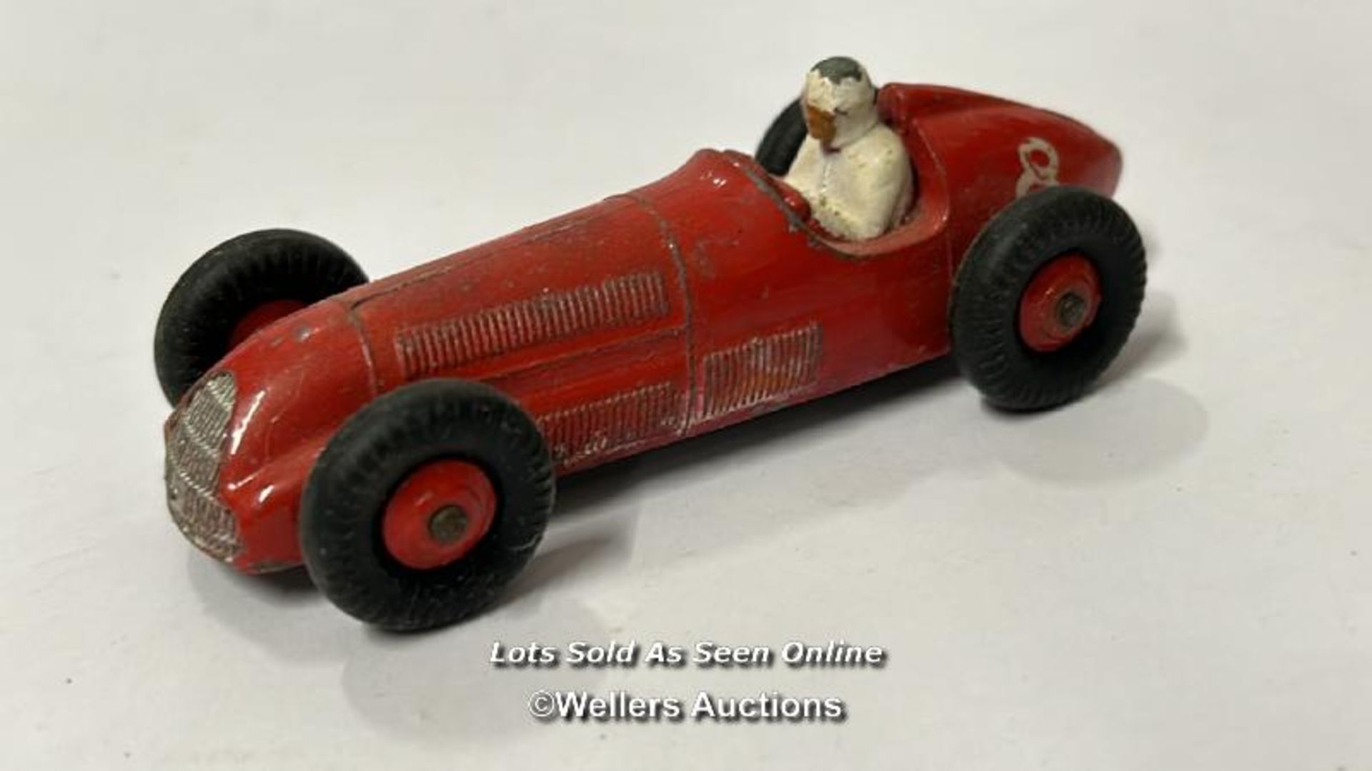 Five Dinky Toys diecast sports cars to include FA-Romero no.232, Ferrari no.23H, Talbot Lago no.230, - Image 2 of 11