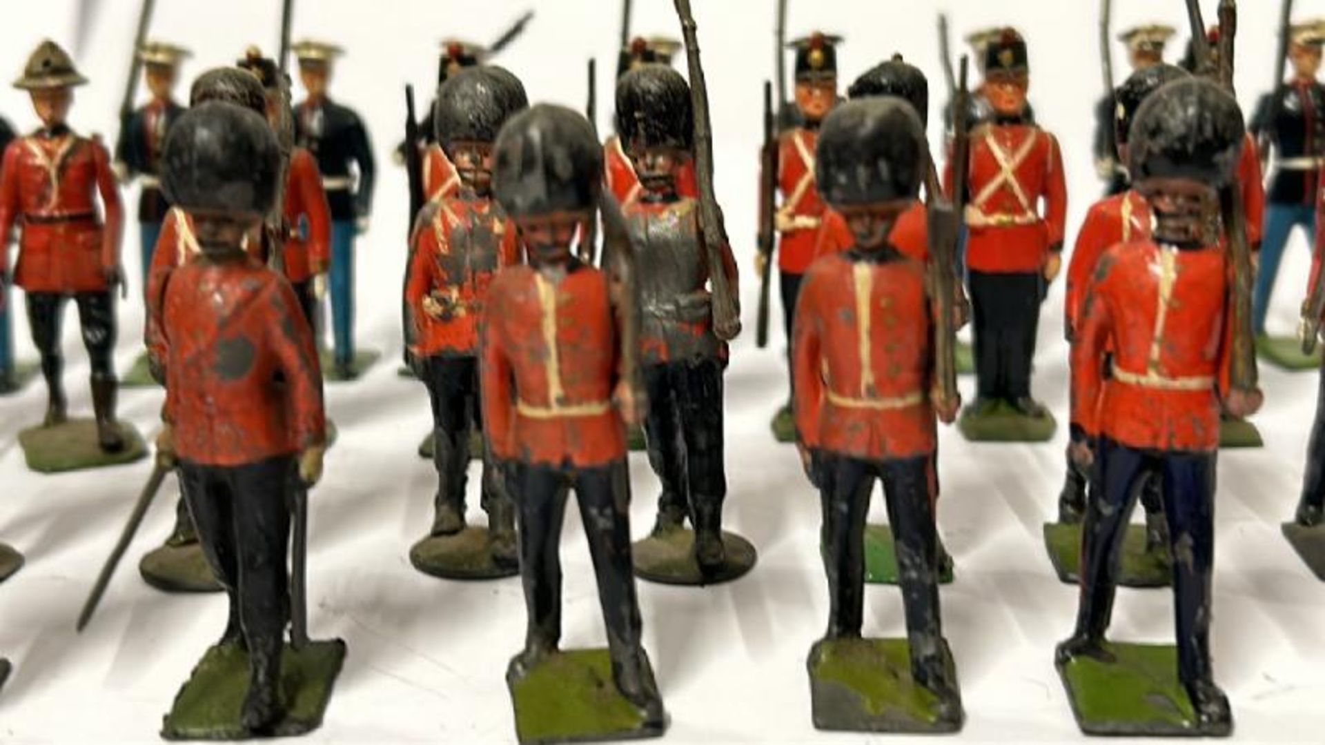 Assorted Britains lead soldiers including Grenadier guards, U.S. Marines and Foot Infantry - Image 5 of 14
