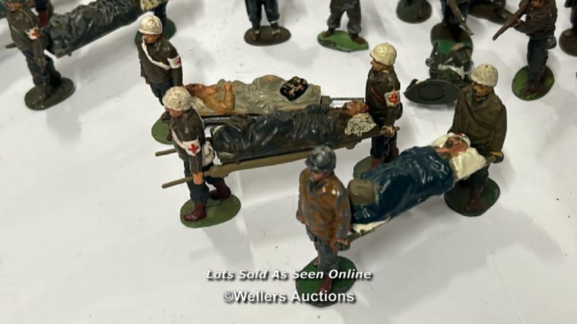 Assorted military figures and accessories including metal hand painted soldiers, plastic soldiers, - Image 2 of 17