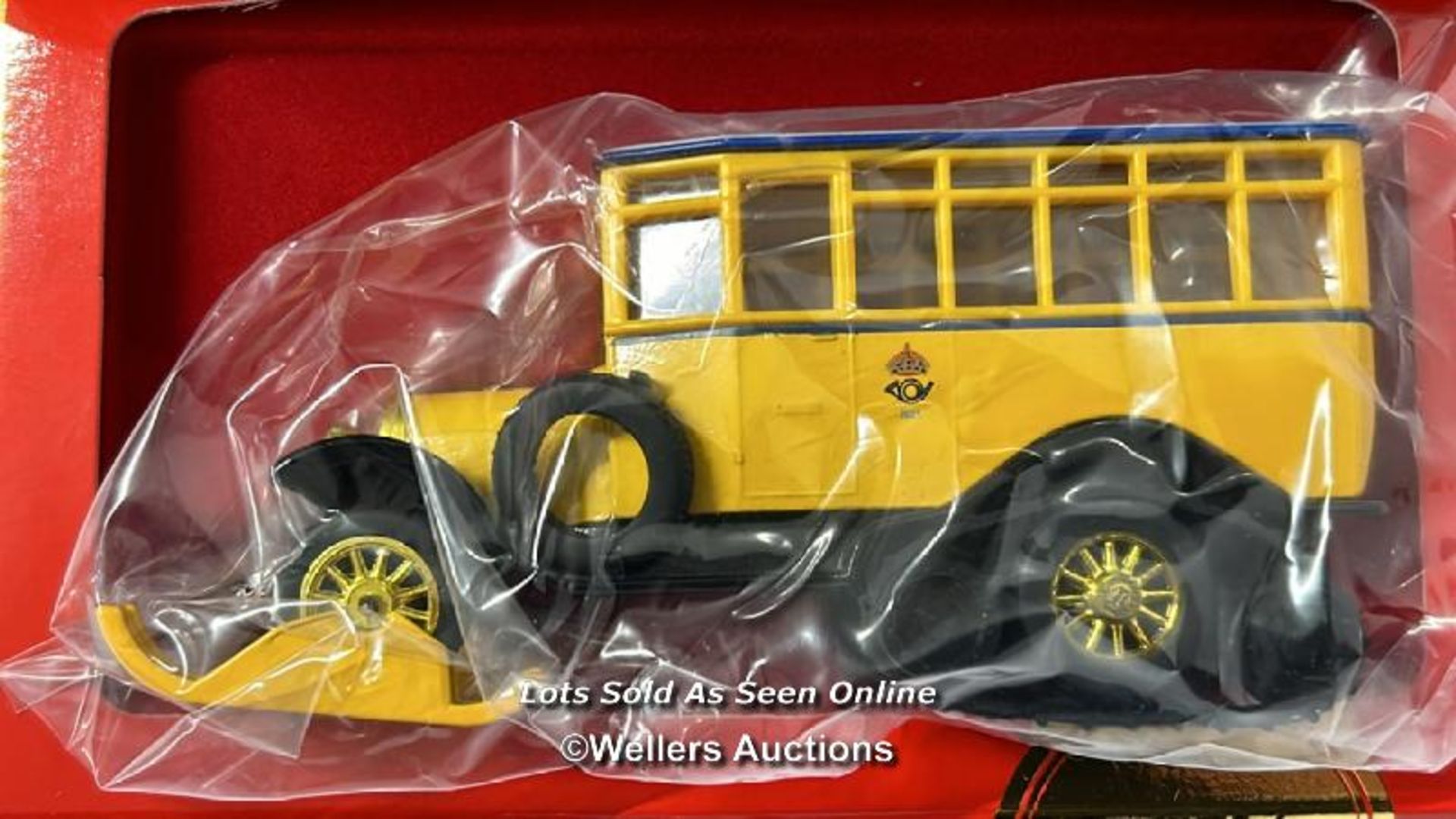 Matchbox Models of Yesteryear 1923 Scania-Vabis Post Bus Y16, rare yellow variant, limited edition - Image 2 of 5
