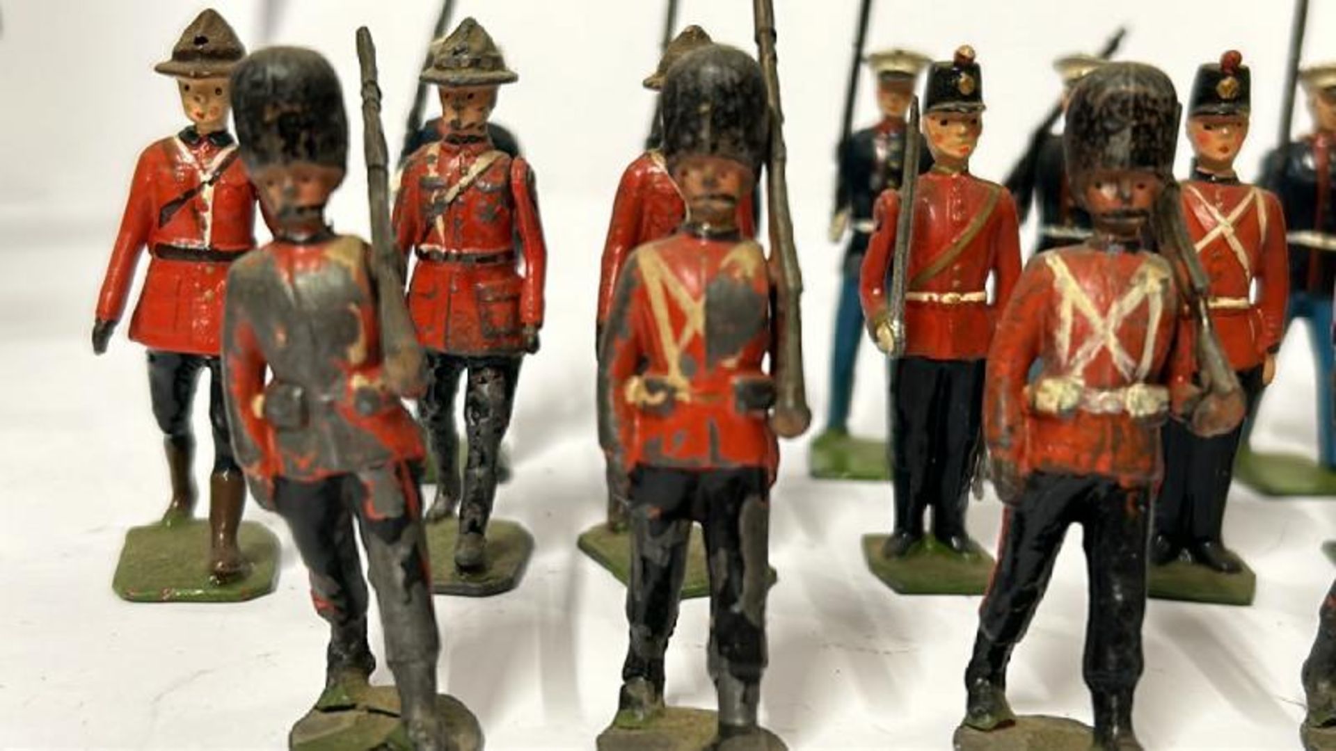 Assorted Britains lead soldiers including Grenadier guards, U.S. Marines and Foot Infantry - Image 6 of 14