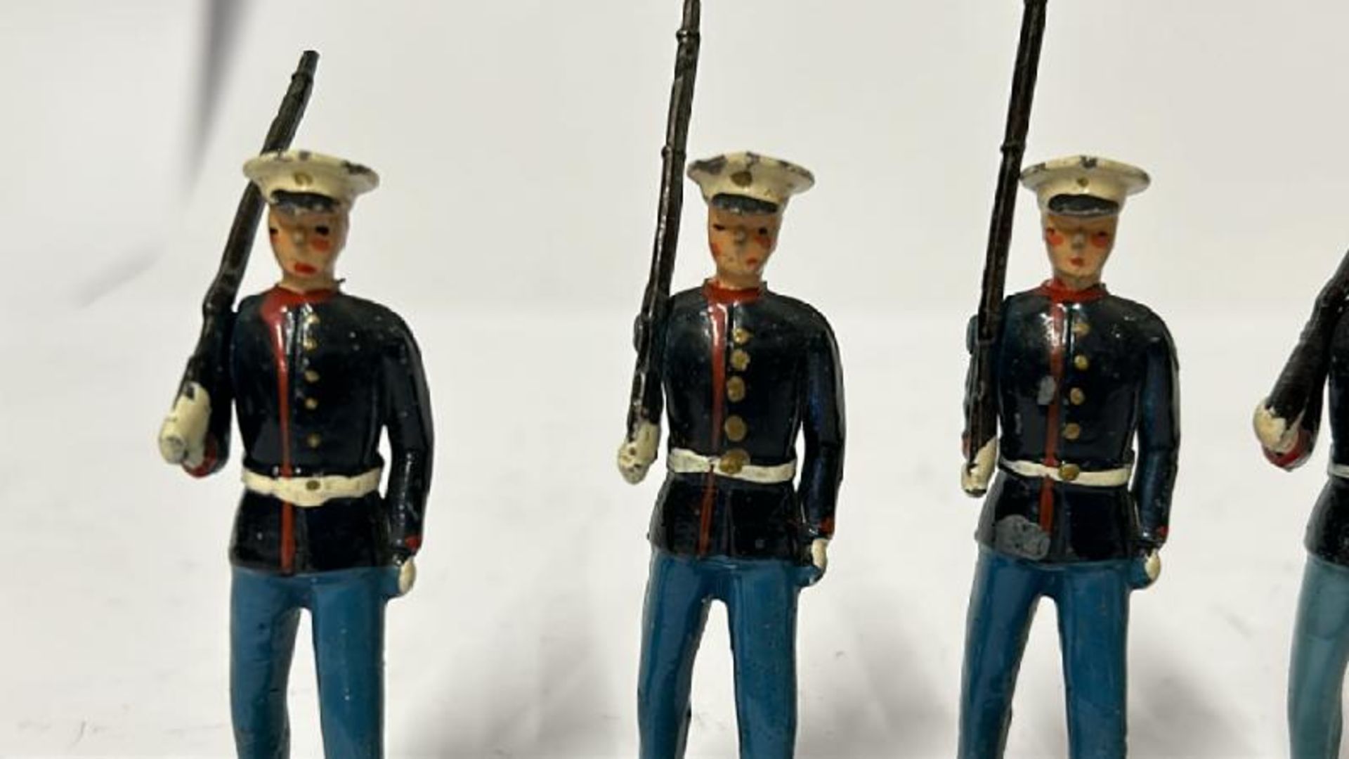 Assorted Britains lead soldiers including Grenadier guards, U.S. Marines and Foot Infantry - Image 12 of 14
