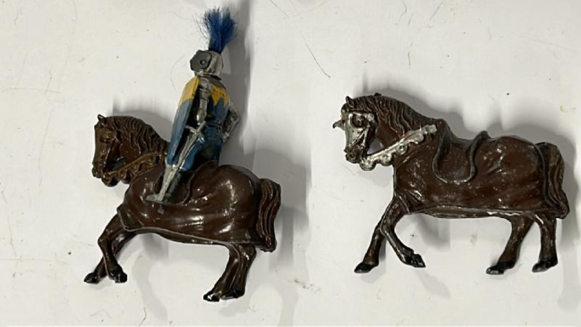 Large collection of Medieval themed mainly Britains lead figures and horses including knights and - Image 15 of 16