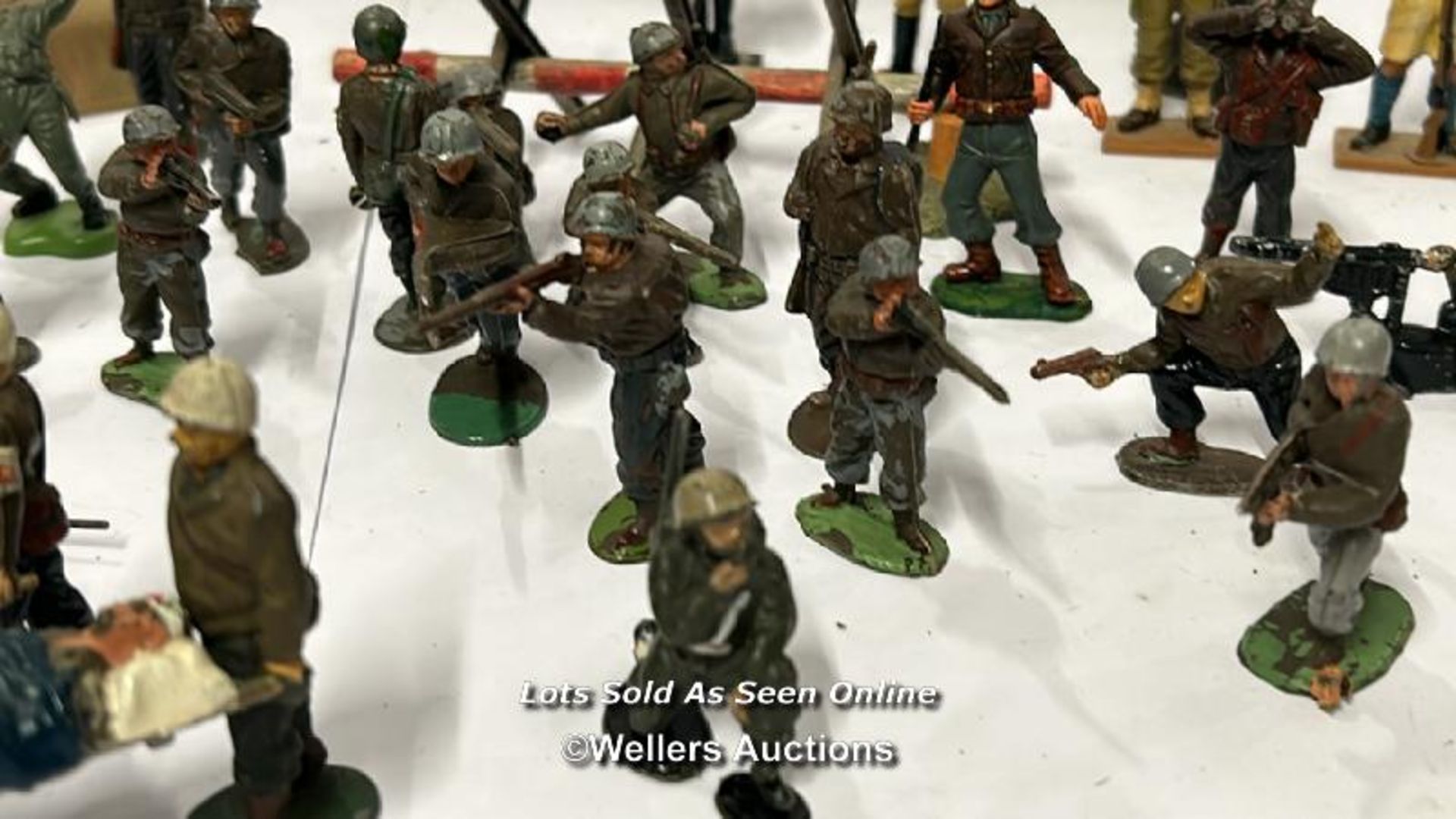 Assorted military figures and accessories including metal hand painted soldiers, plastic soldiers, - Image 3 of 17