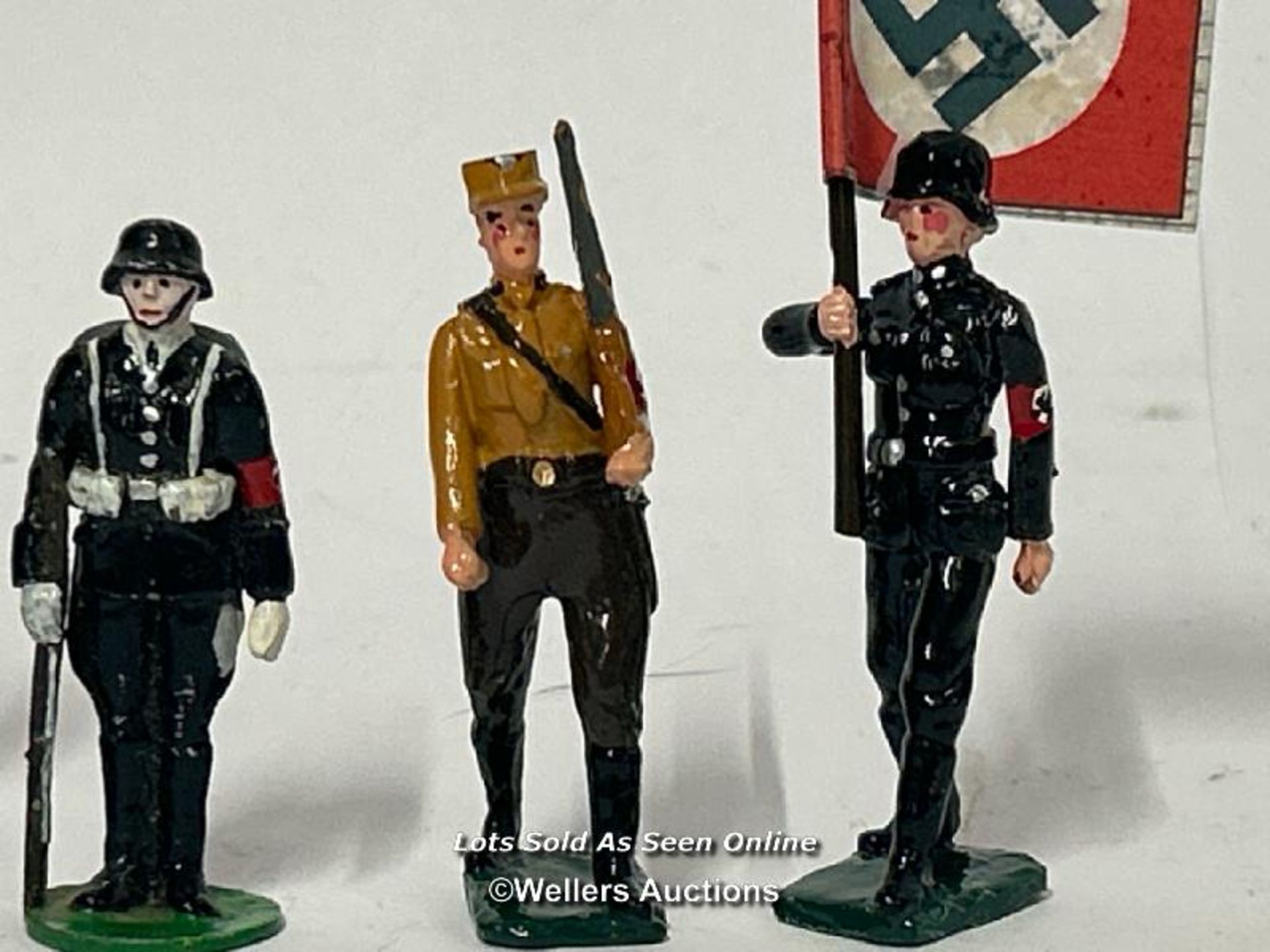 Seven hand painted lead figures in WWII German uniform / AN5 - Image 2 of 3