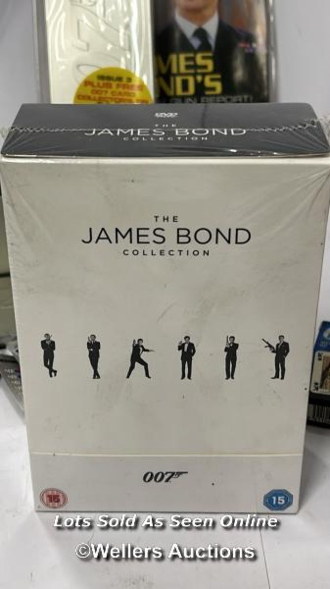 James Bond - Collectors cards, magazines, playing cards and sealed DVD box set / AN8 - Image 7 of 8