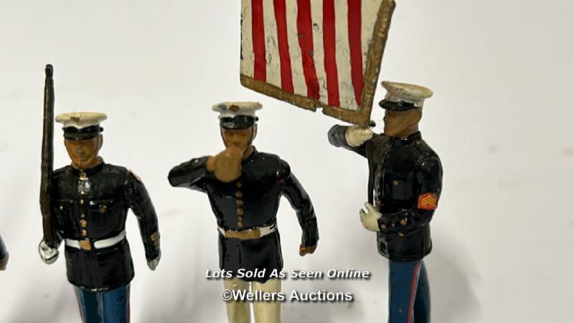 Nine Britain's U.S. Marine figures, most matching / AN5 - Image 5 of 5