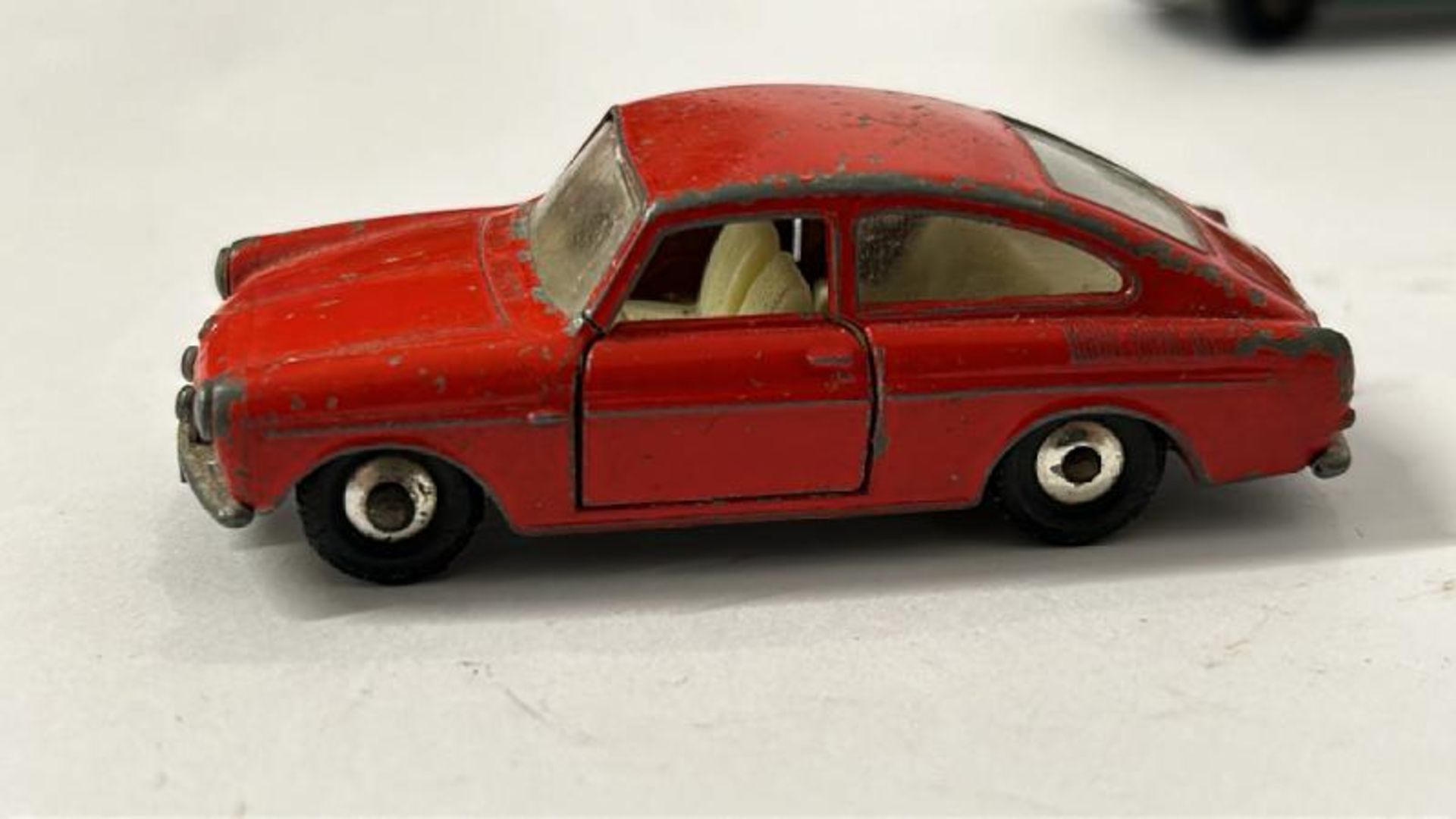 Unboxed Matchbox group including Volkswagen 1600TL no.67, Volkswagen Beatle no.25 and Ford Fire - Image 2 of 28