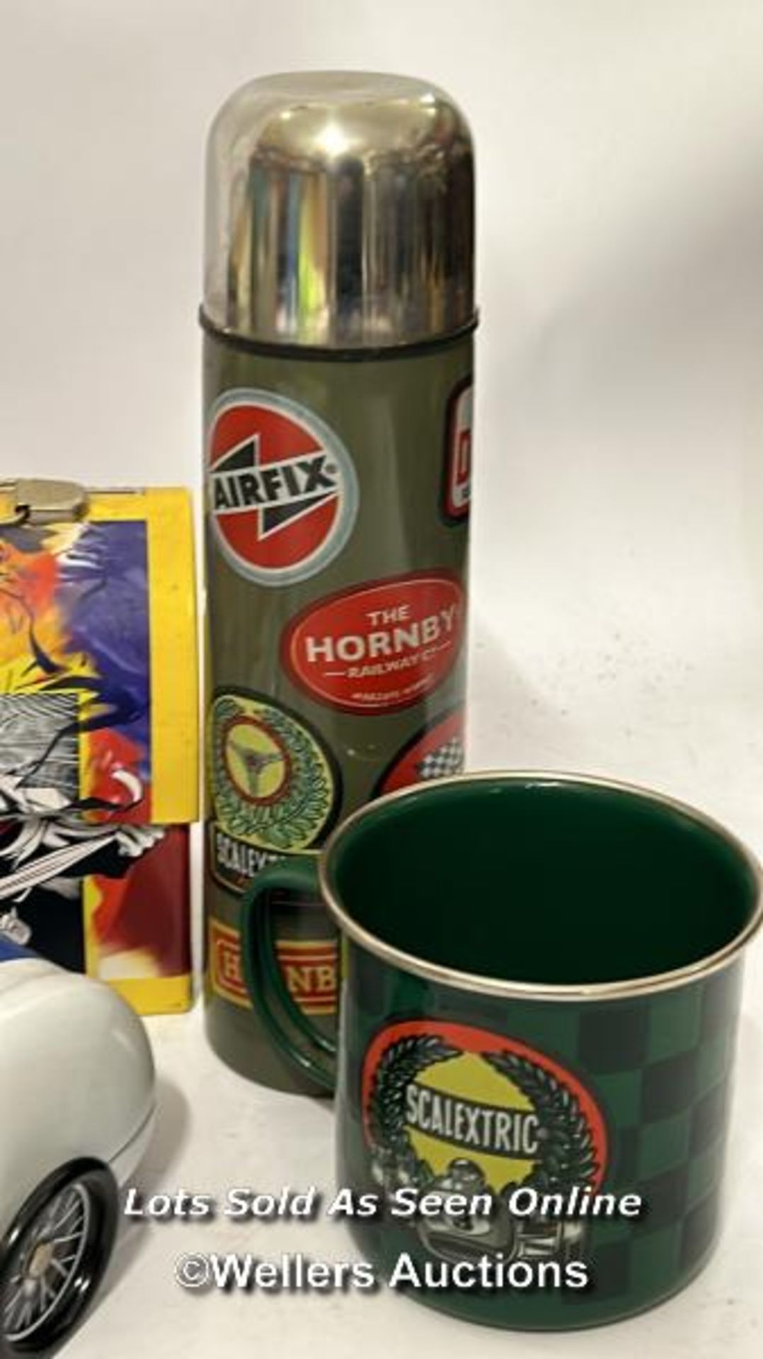 Novelty tins, cap, fridge magnets, flask and mug / AN9 - Image 5 of 8