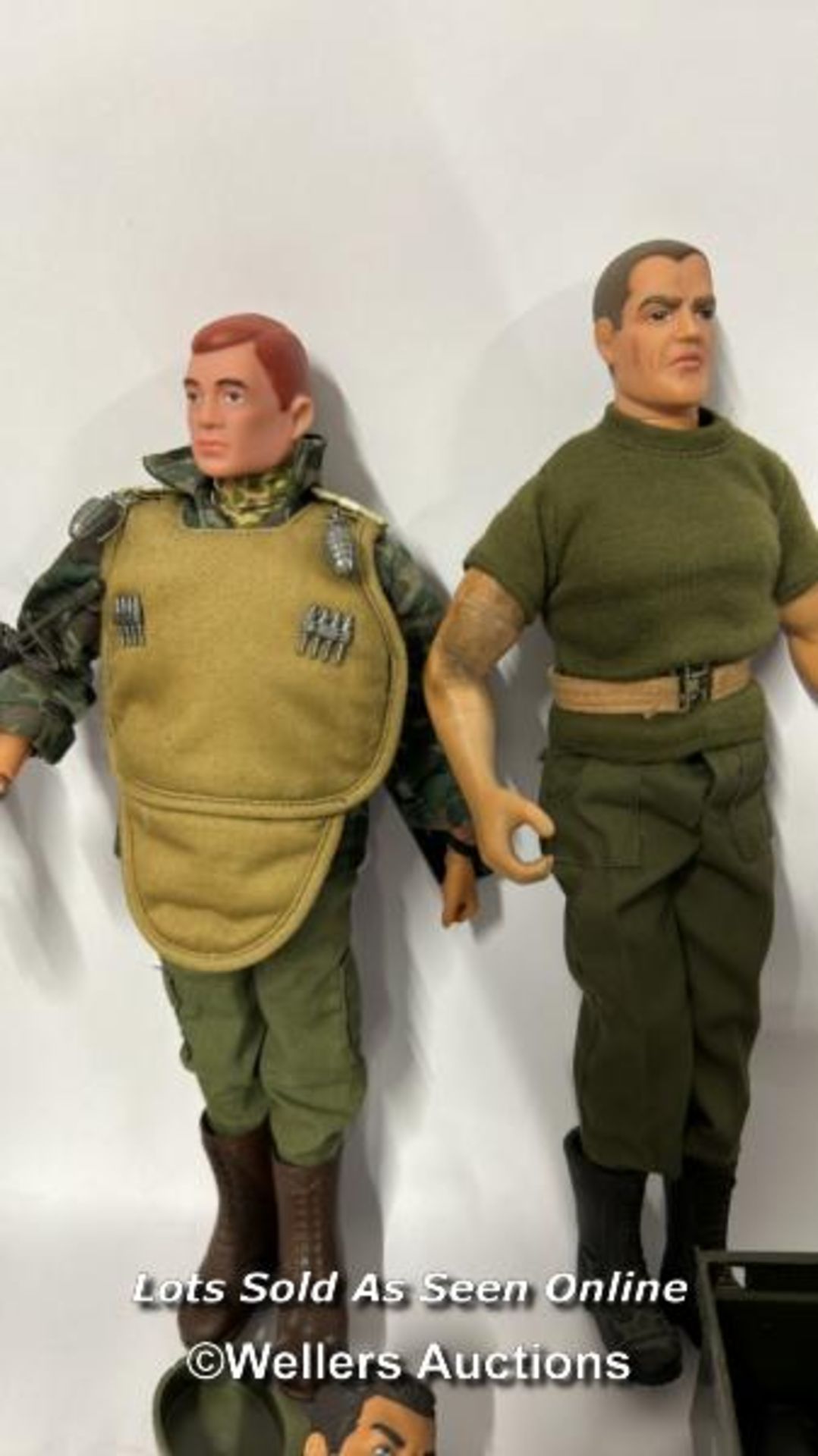 Assorted Action Man figures, mostly modern with spare boots, lunch box, watch and vintage patrol - Image 2 of 10