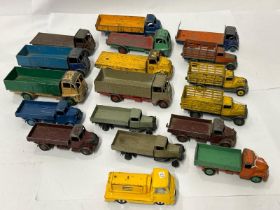 Dinky unboxed trucks including Dodge no.414, Leyland Comet and Atlas Compo no.436 (18)