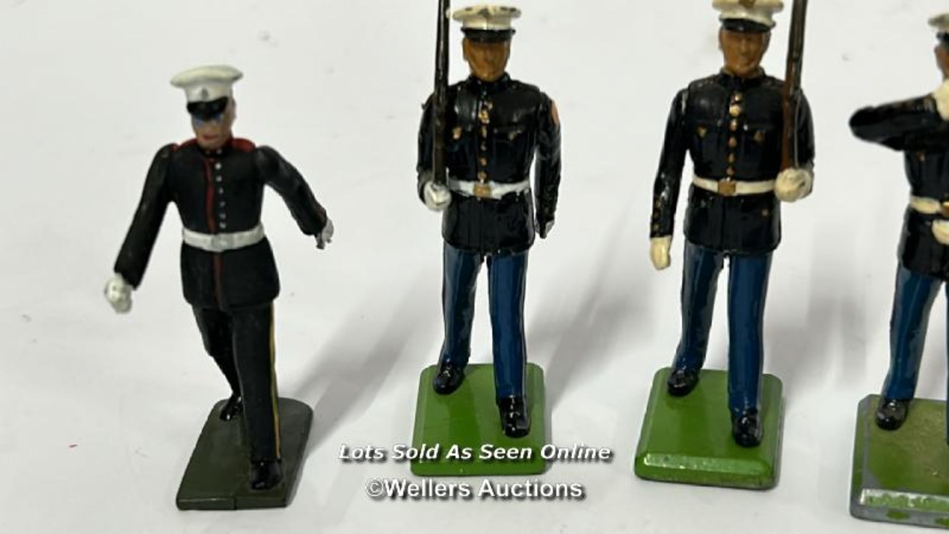 Nine Britain's U.S. Marine figures, most matching / AN5 - Image 2 of 5