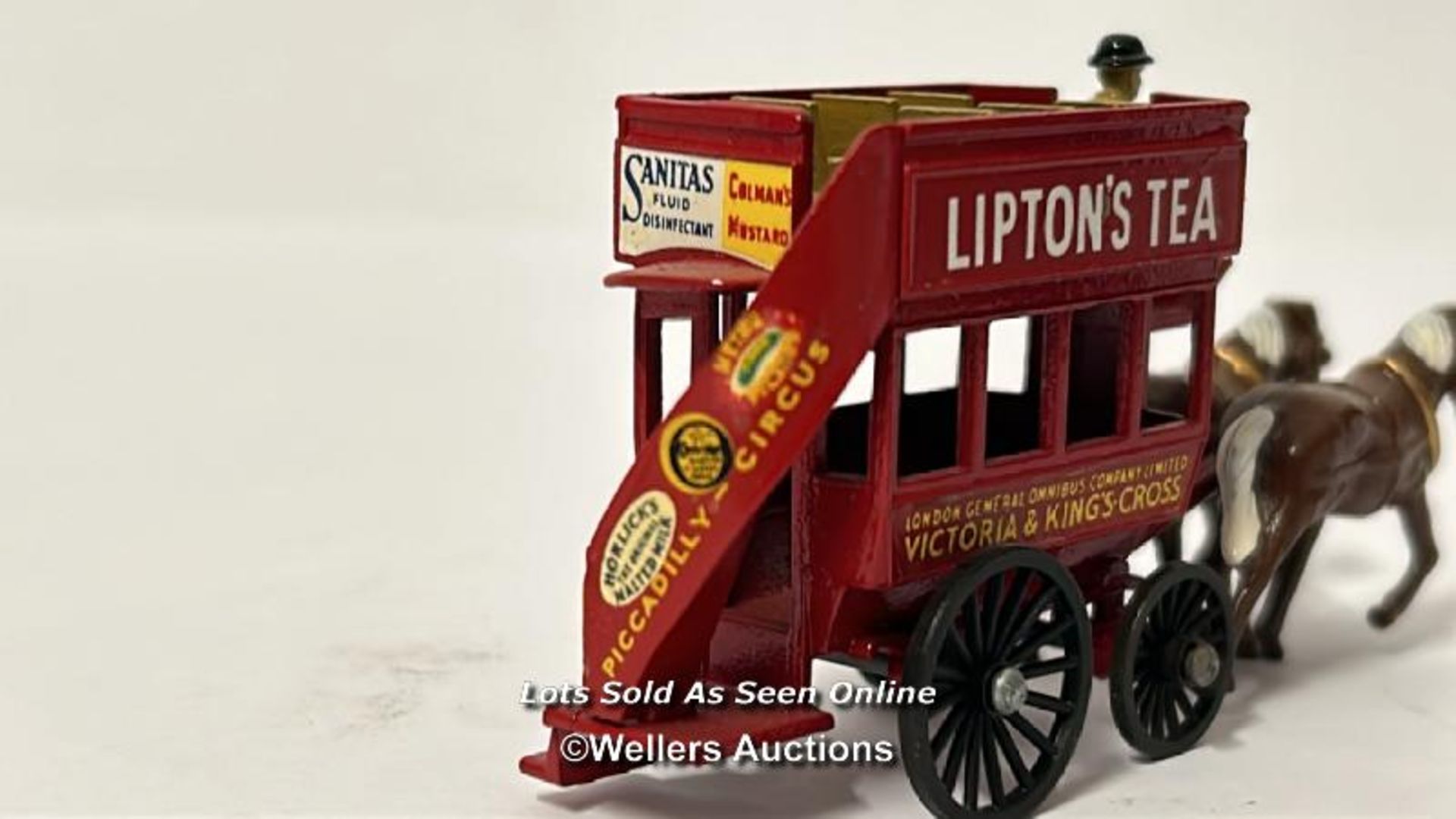 Vintage Matchbox Models of Yesteryear including Moko Lesney accessory pack no.1 Esso gas pumps and - Image 8 of 21