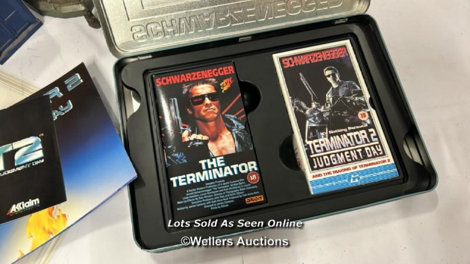 Film & TV related toys and VHS including Dr Who, Sin City, Teen Titans and Terminator 2 VHS box - Image 6 of 6