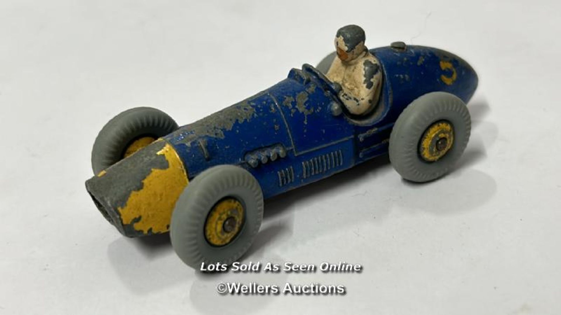 Five Dinky Toys diecast sports cars to include FA-Romero no.232, Ferrari no.23H, Talbot Lago no.230, - Image 4 of 11