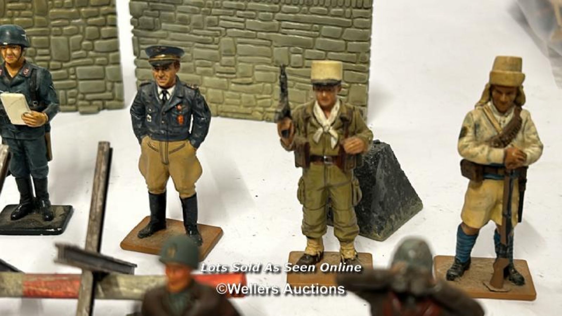 Assorted military figures and accessories including metal hand painted soldiers, plastic soldiers, - Image 6 of 17