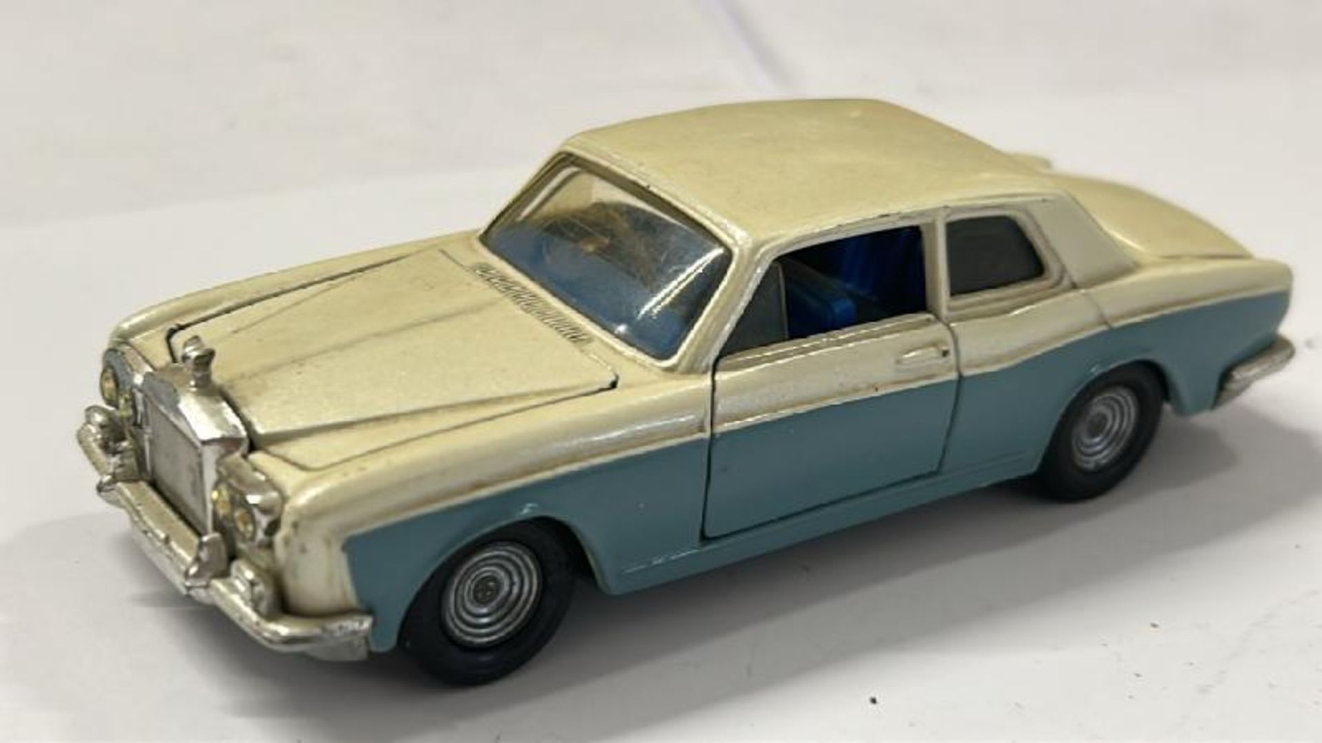 Unboxed Dinky & Corgi cars and caravans including Corgi Silver Shadow Rolls Royce and Dinky Rolls - Image 6 of 23