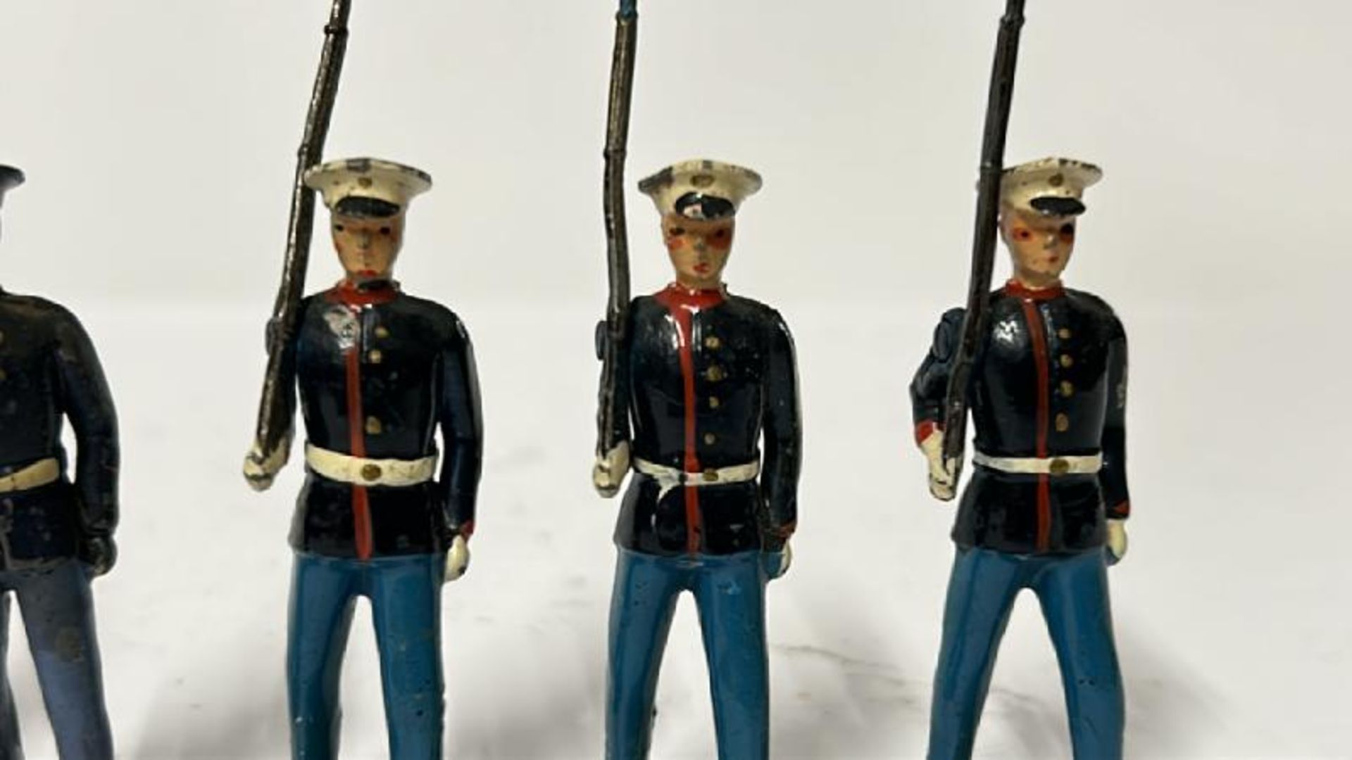 Assorted Britains lead soldiers including Grenadier guards, U.S. Marines and Foot Infantry - Image 14 of 14