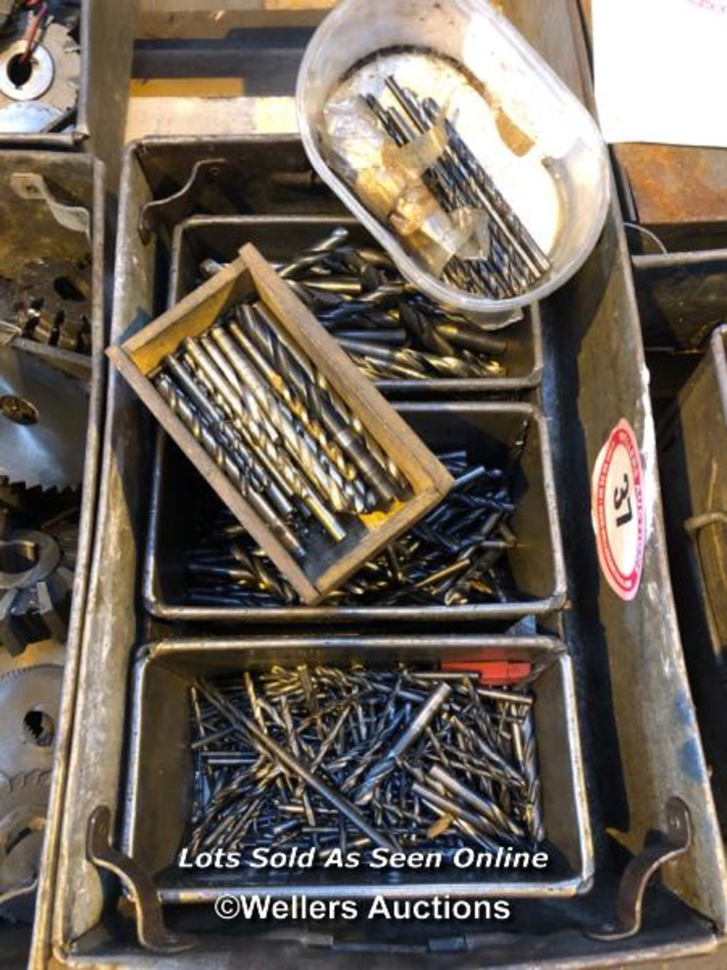 LARGE QTY OF DRILL BITS AND SETS
