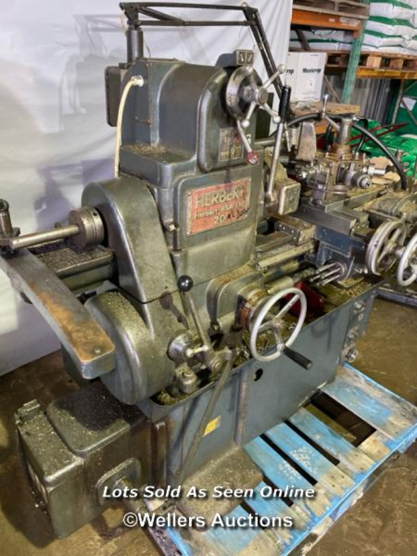 HERBERT-BSA LTD 2D CAPSTAN LATHE, 3 PHASE, INCL. BAR FEED AND OTHER ACCESSORIES - Image 4 of 9