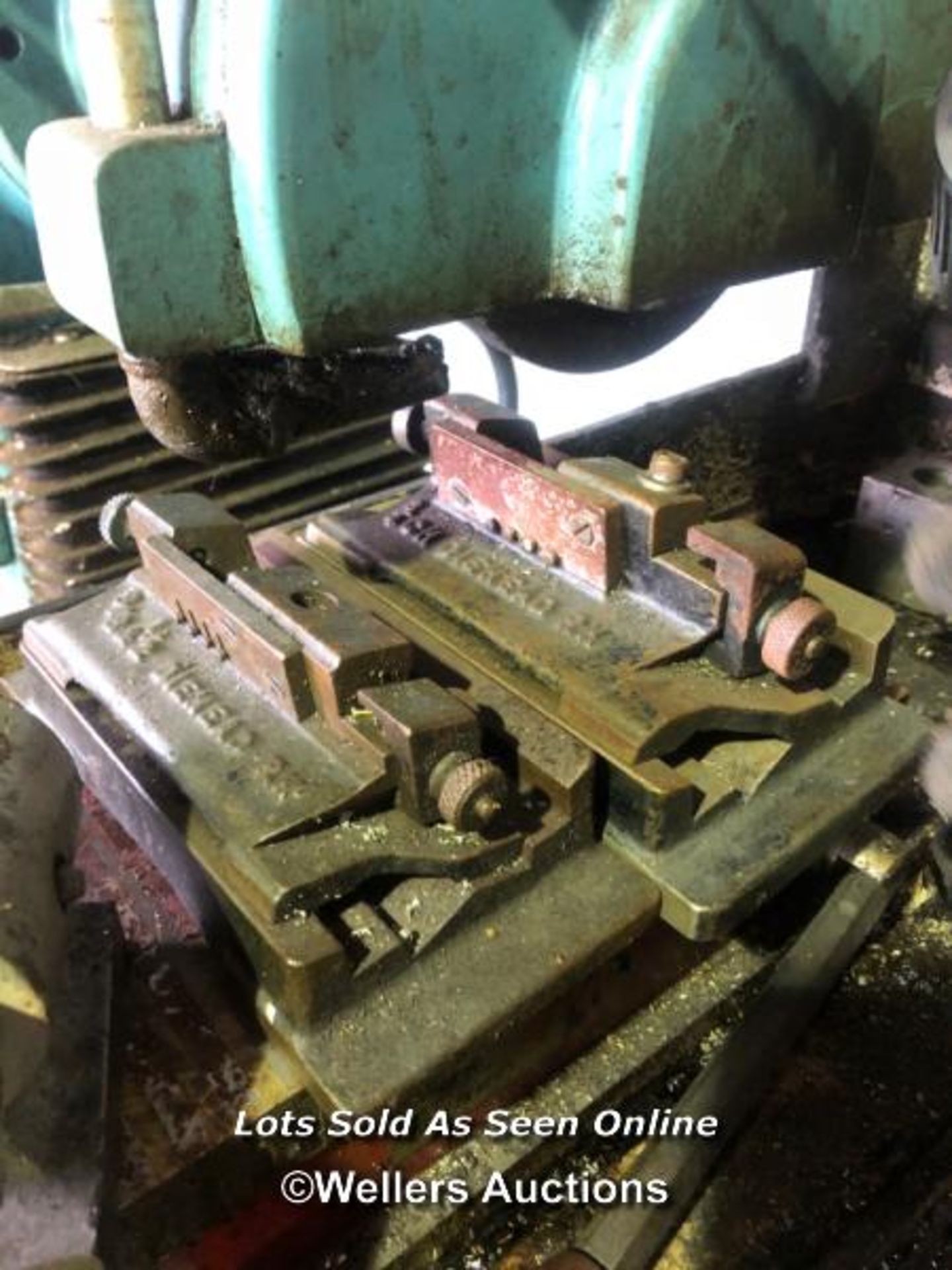 VICTAEAGLE SURFACE GRINDER, COMPLETE WITH DIAMOND DRESSER AND HERBERT DIE HEAD SHARPENERS, IN - Image 6 of 7