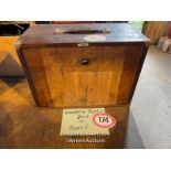 8X DRAWER WOODEN TOOL BOX WITH EXTENSIVE CONTENTS, BOX MADE BY EMIR