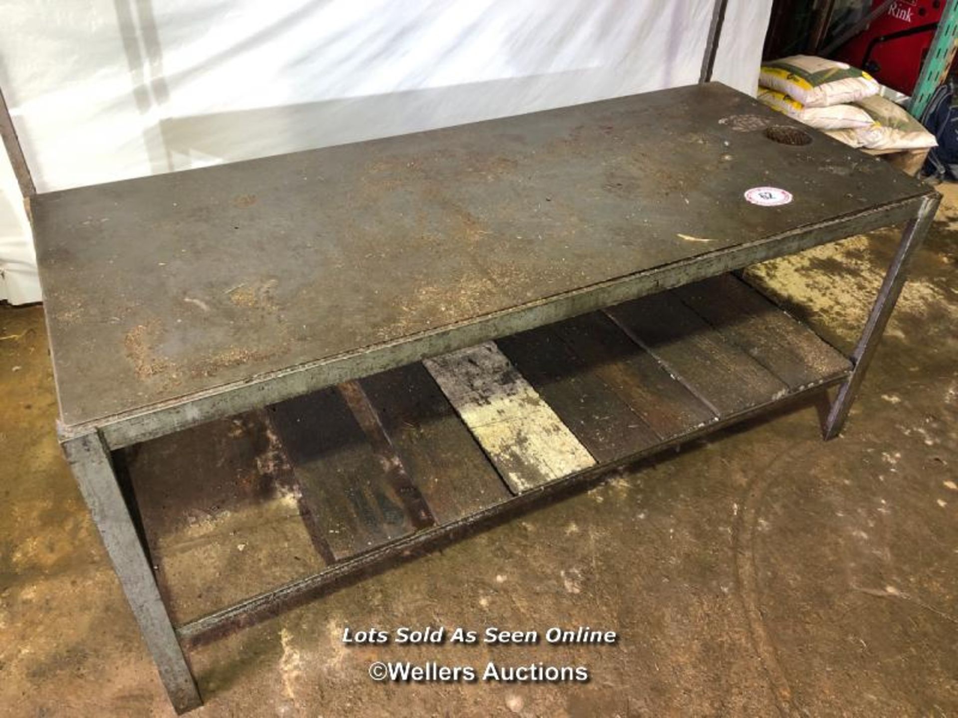 TWO TIER INDUSTRIAL WORK BENCH, 80CM (H, TO TOP OF BENCH) X 75CM (D)180CM (W) - Bild 2 aus 2