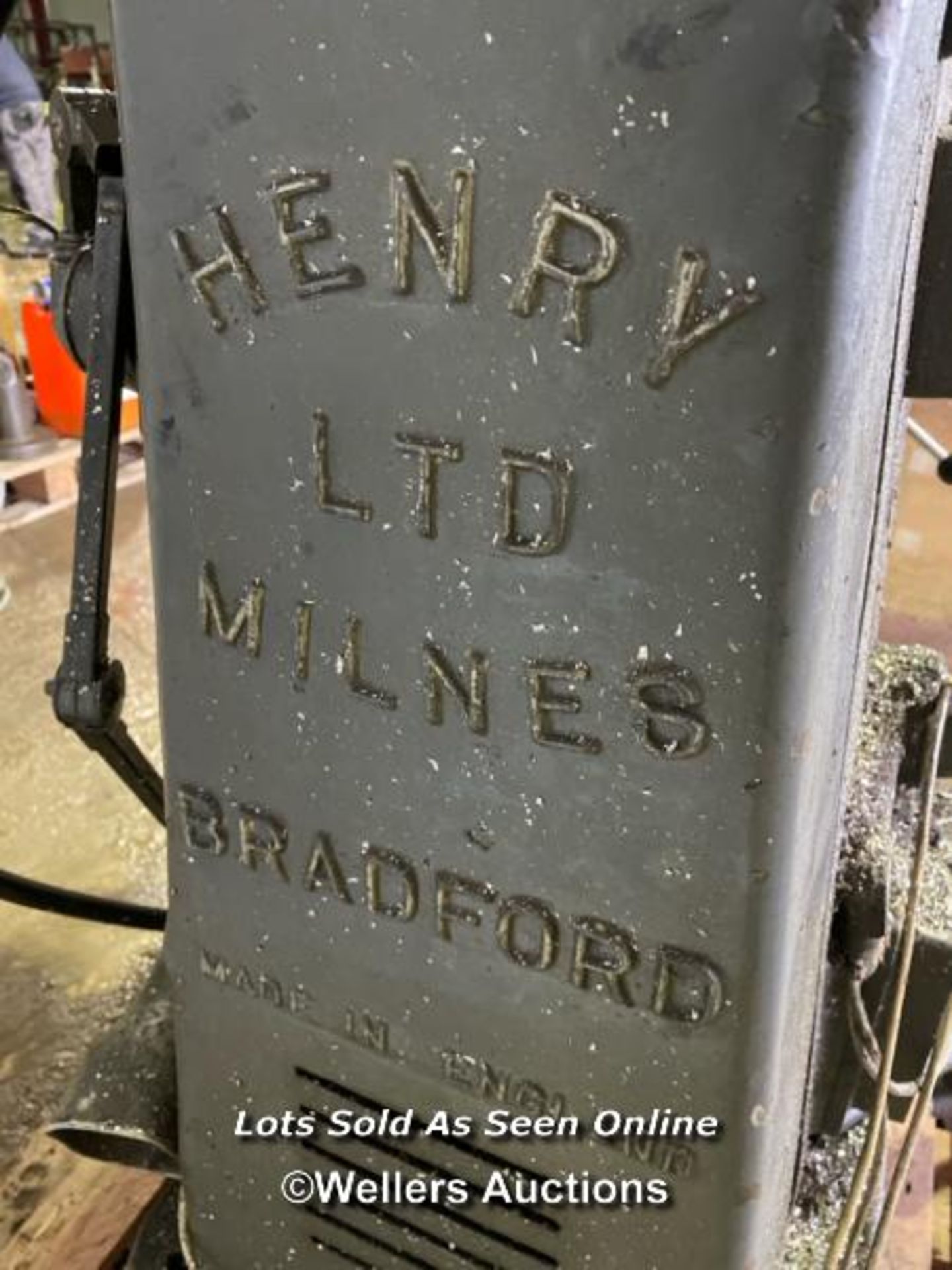 HENRY MILNES LTD. VERTICAL MILL, INCL. MACHINE VICE, IN WORKING ORDER - Image 5 of 9