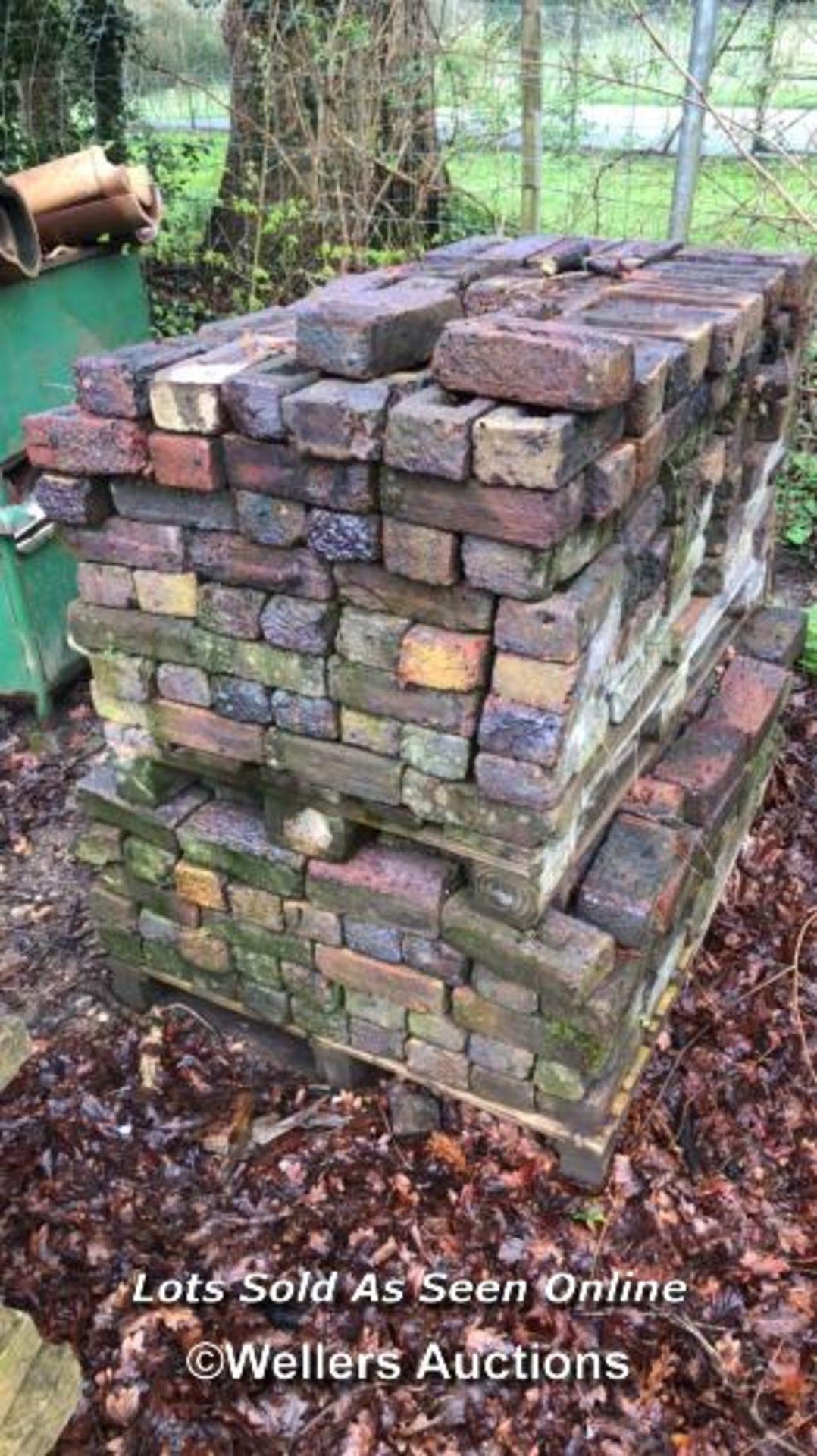 LARGE QUANTITY OF ROUGH RED BRICK, 23CM L X 11CM W X 7CM D