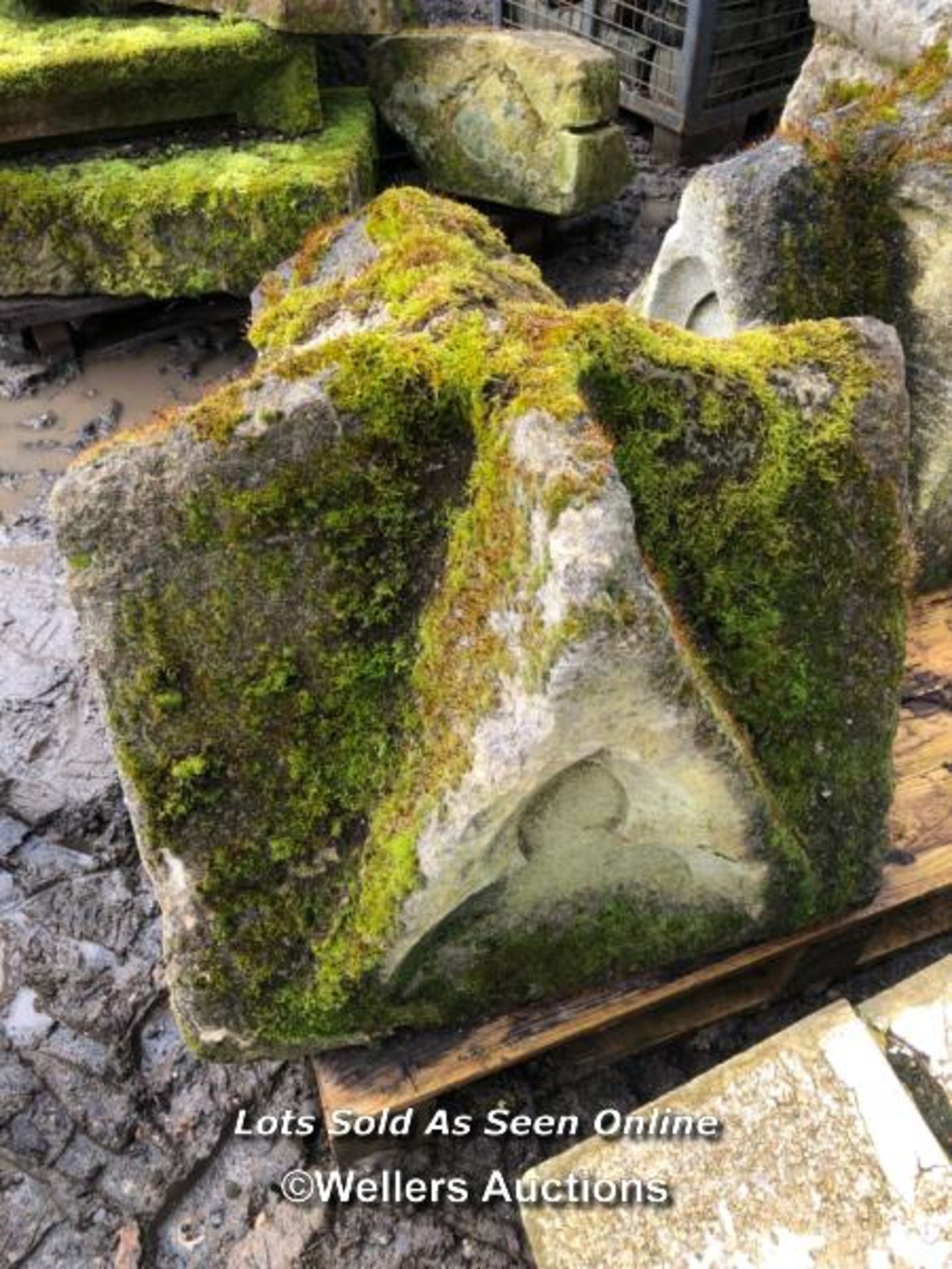 PAIR OF STONE PIER CAPS WITH CRUCIFORM DESIGN TOP, SOME RESTORATION REQUIRED, EACH APPROX. 63CM H - Image 4 of 5