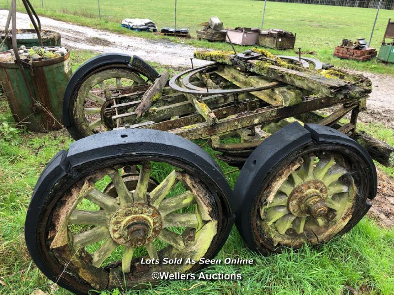 OLD RAILWAY CART, IN NEED OF RESTORATION, TOTAL DIMENSIONS APPROX. 220CM W X 230CM L X 130CM H - Bild 4 aus 7