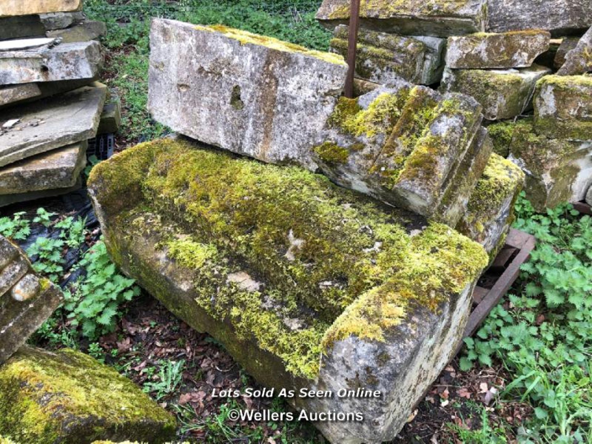 LARGE QUANTITY OF STONE WINDOW SILL COPING AND ASSOCIATED COMPONENTS, FROM AN ARCHWAY OR ENTRY - Image 3 of 3