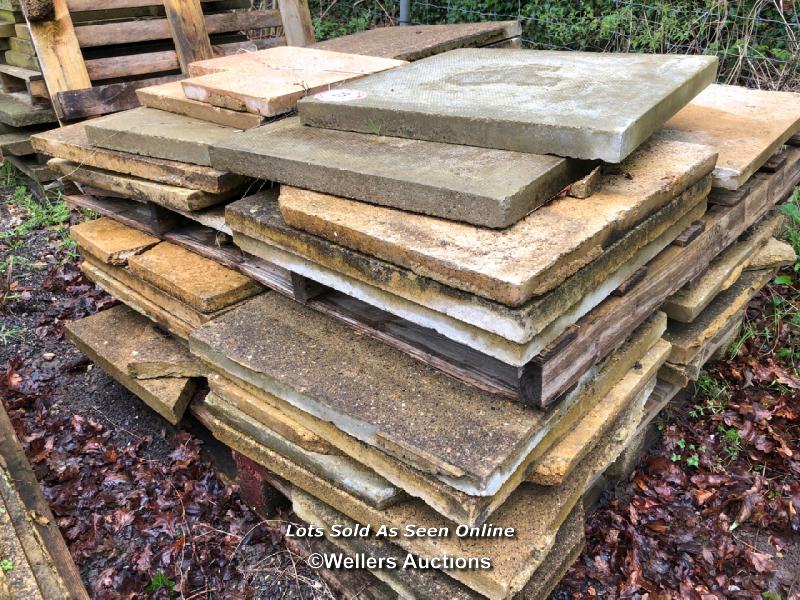 THIRTY PIECES OF ASSORTED STONE PAVING, VARIOUS SIZES, LARGEST 60CM W X 60CM L - Bild 2 aus 2