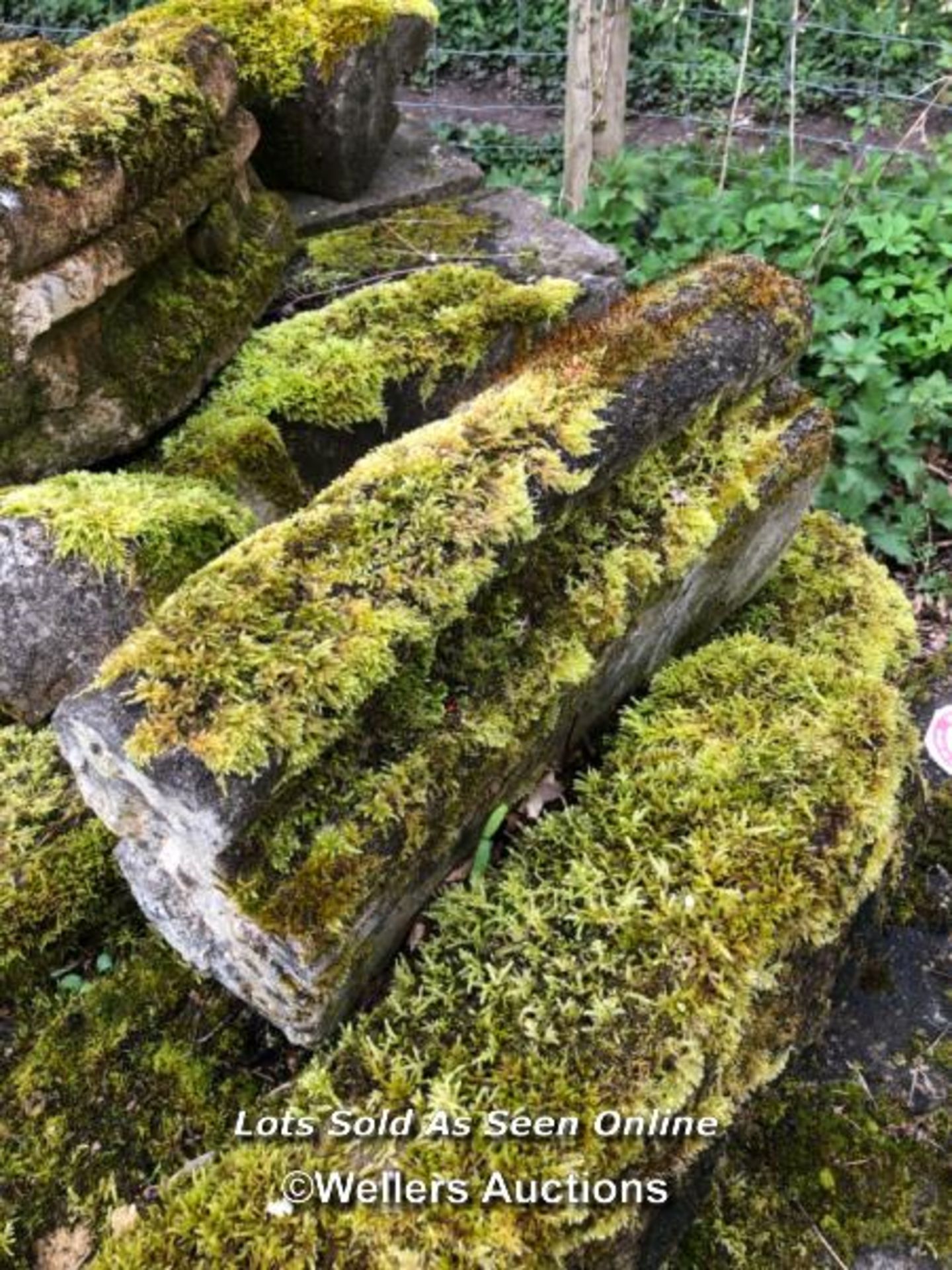 LARGE QUANTITY OF STONE COPING AND ASSOCIATED COMPONENTS, FROM AN ARCHWAY OR ENTRY SURROUND - Image 2 of 4